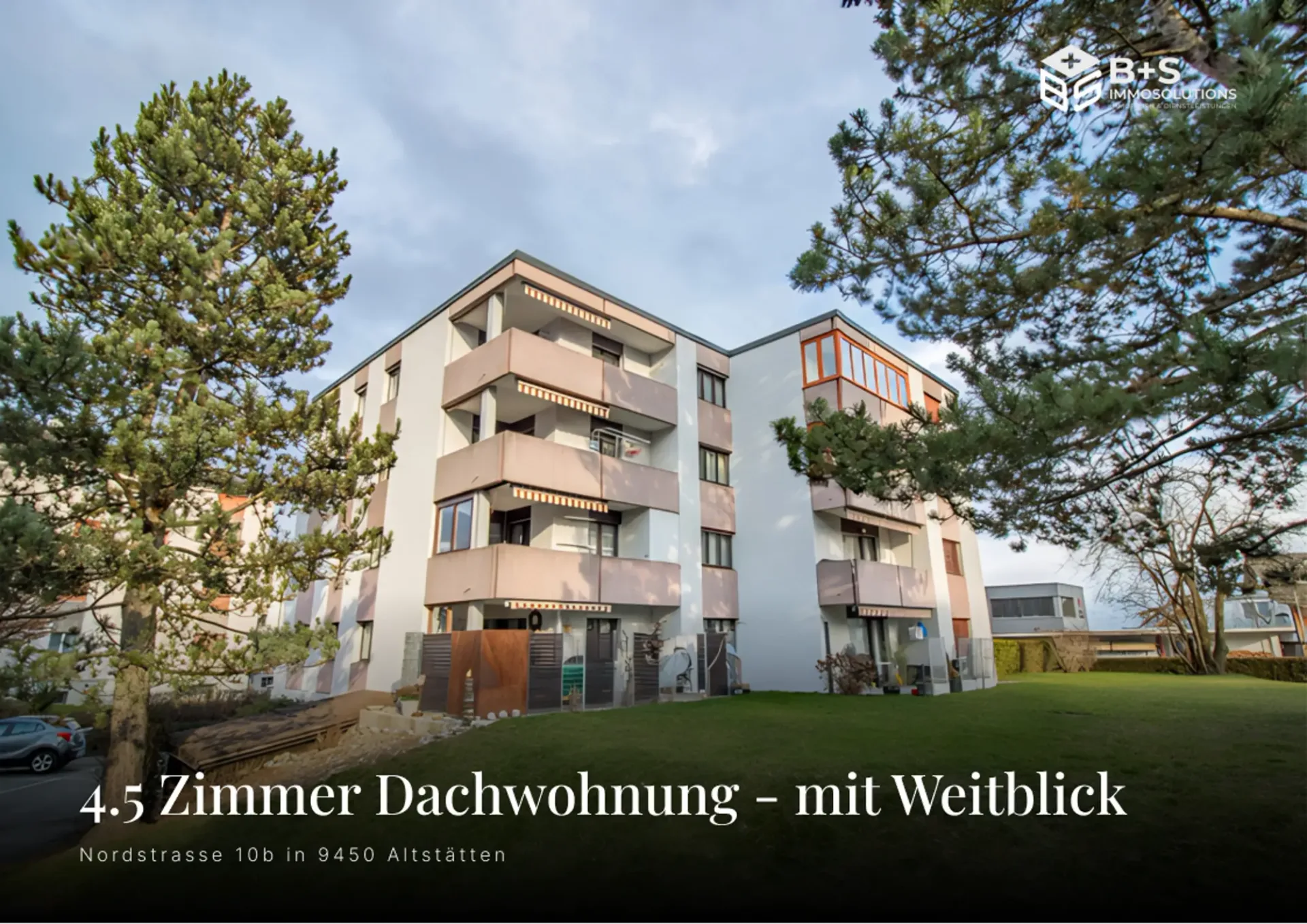 Moderne 4.5-Zimmer-Wohnung mit Balkon und herrlicher Aussicht in Altstätten