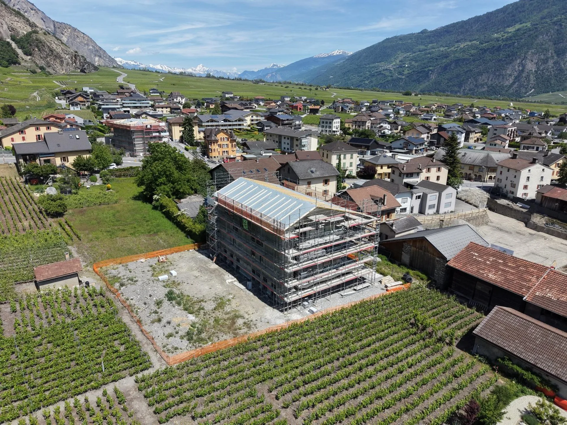 Neue 3.5-Zimmer-Wohnung mit Balkon und schöner Aussicht in Leytron