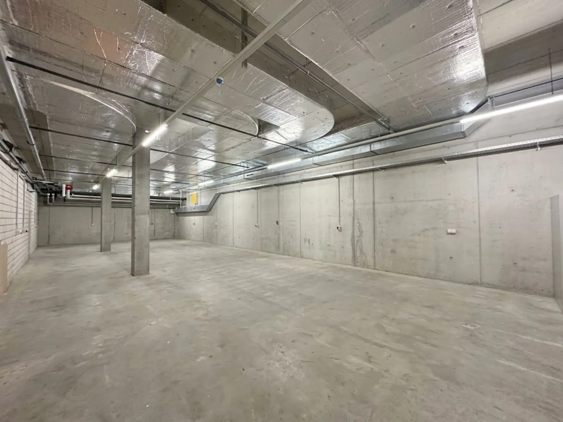 323m² - Storage space on the 1st basement floor with good accessibility