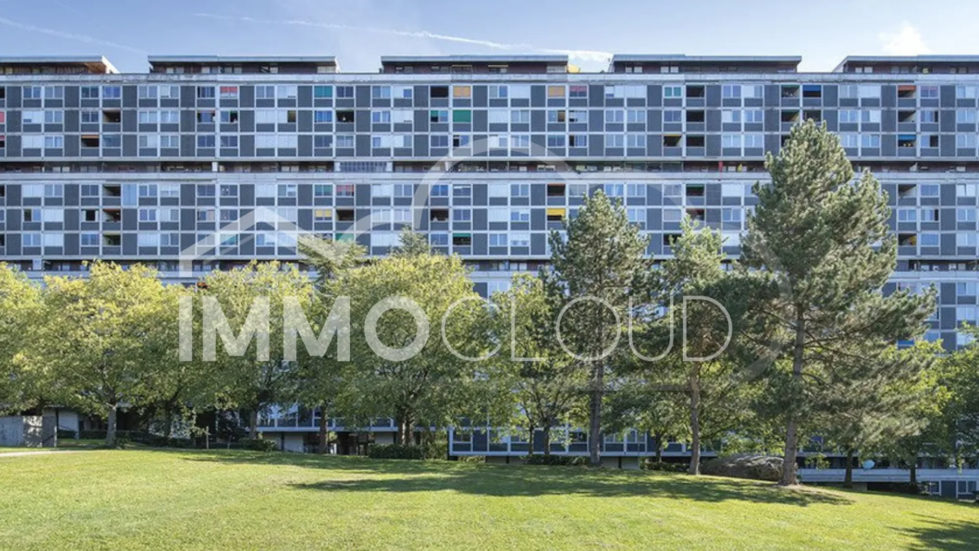 3.93% yield: 6 apartments for sale in a block