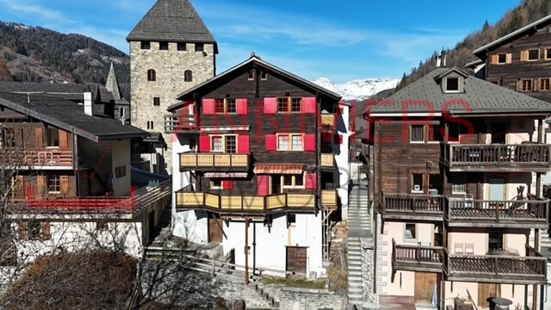 Charmantes 3.5-Zimmer-Wohnung komplett renoviert im Herzen von Vissoie