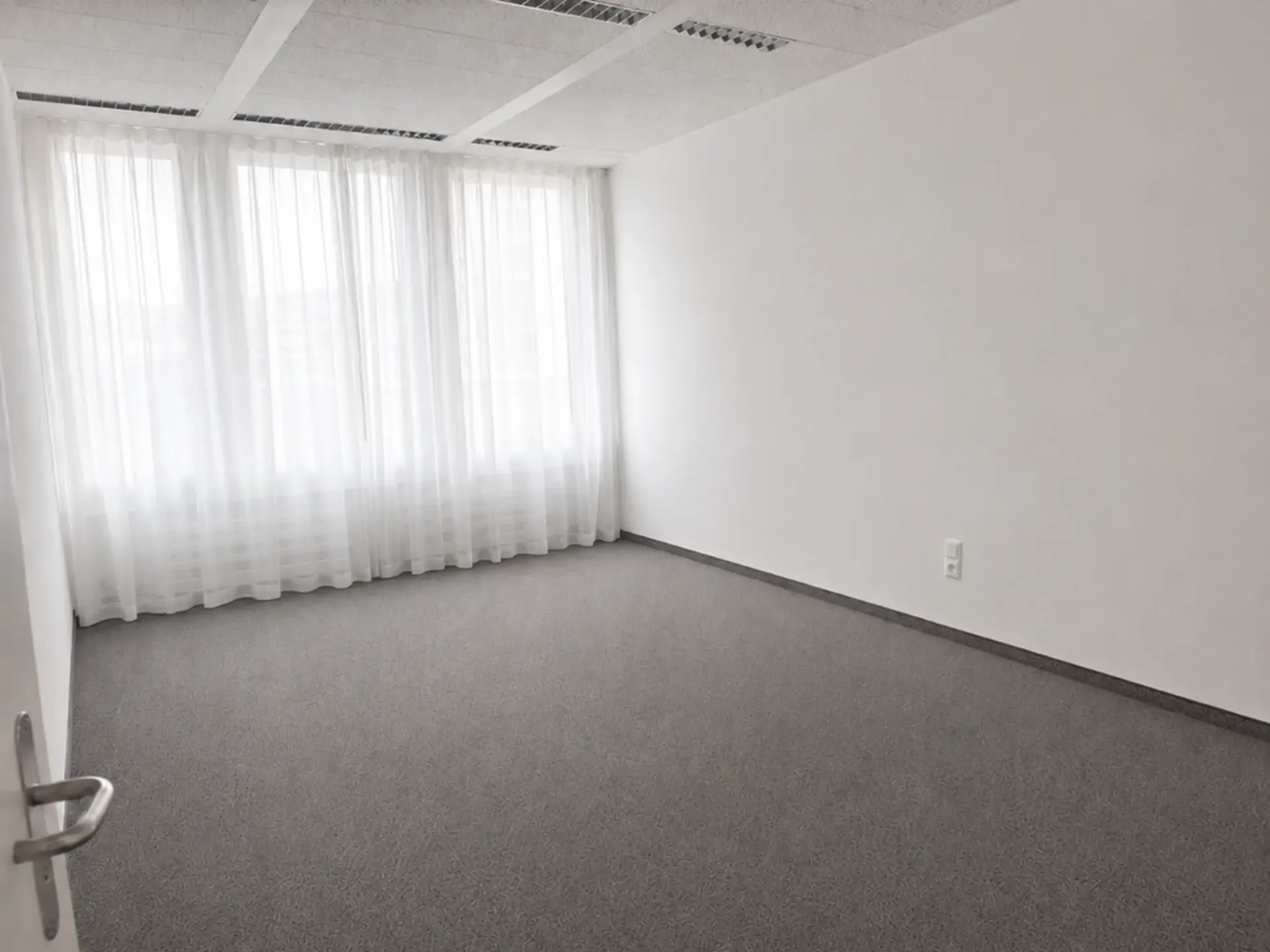 Kompaktes Büro mit flexibler Gestaltung