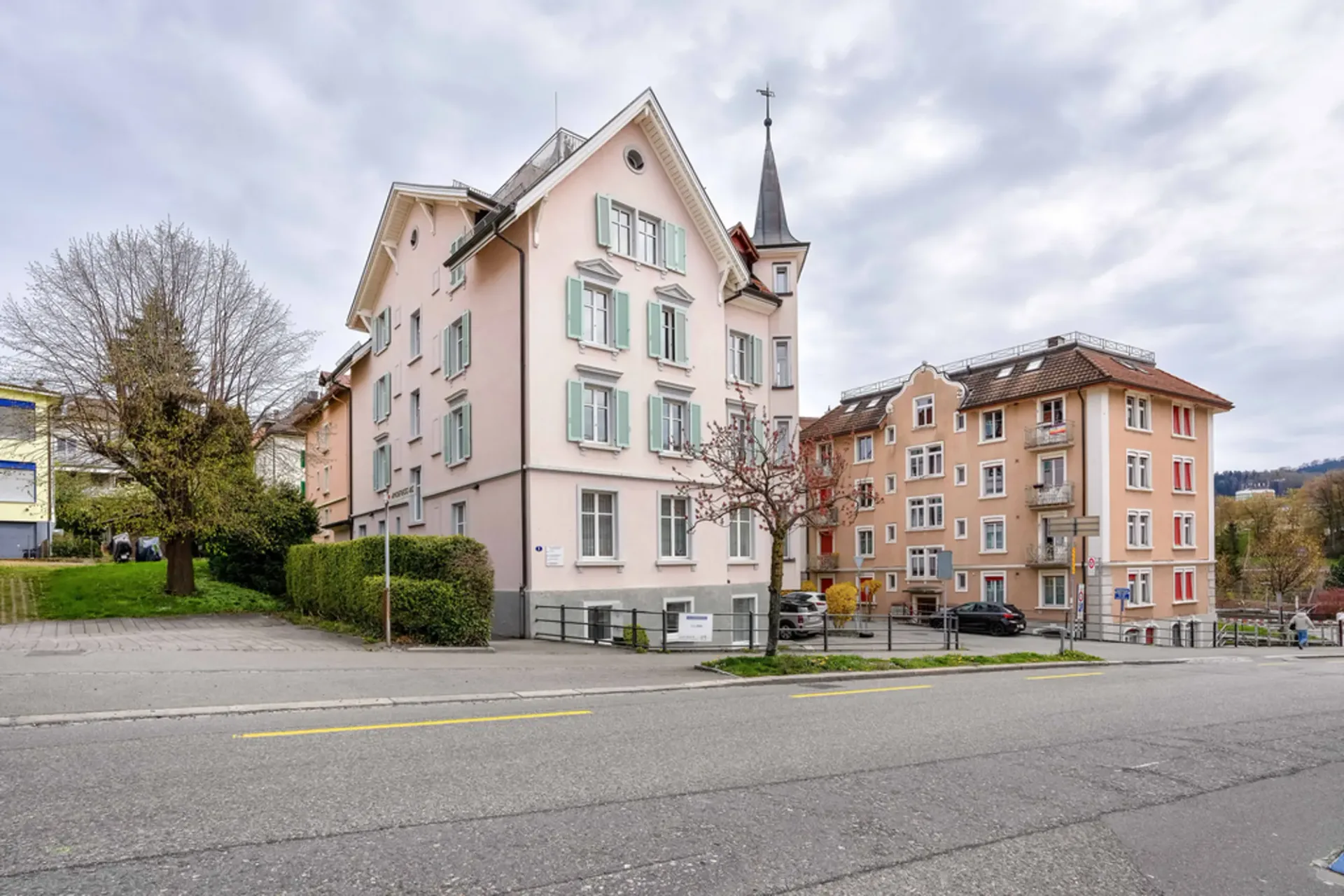 Central apartment with great rooftop terrace