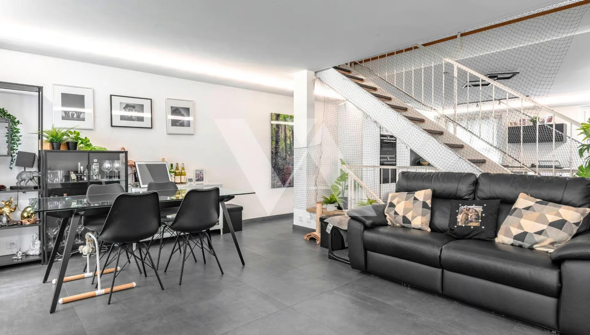 Zu verkaufen - Renovierte Familienvilla mit Garten und Terrasse