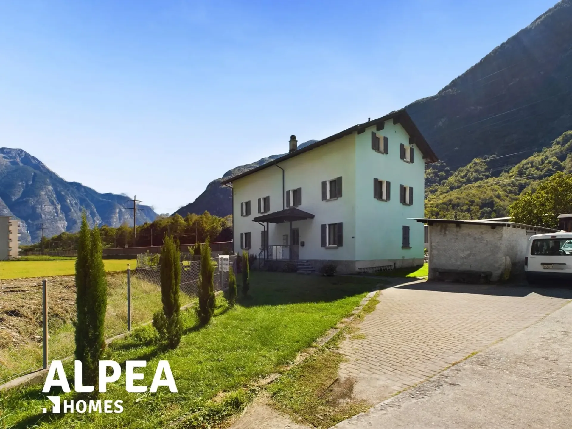 Condominio con giardino paradisiaco e ulteriori bungalow