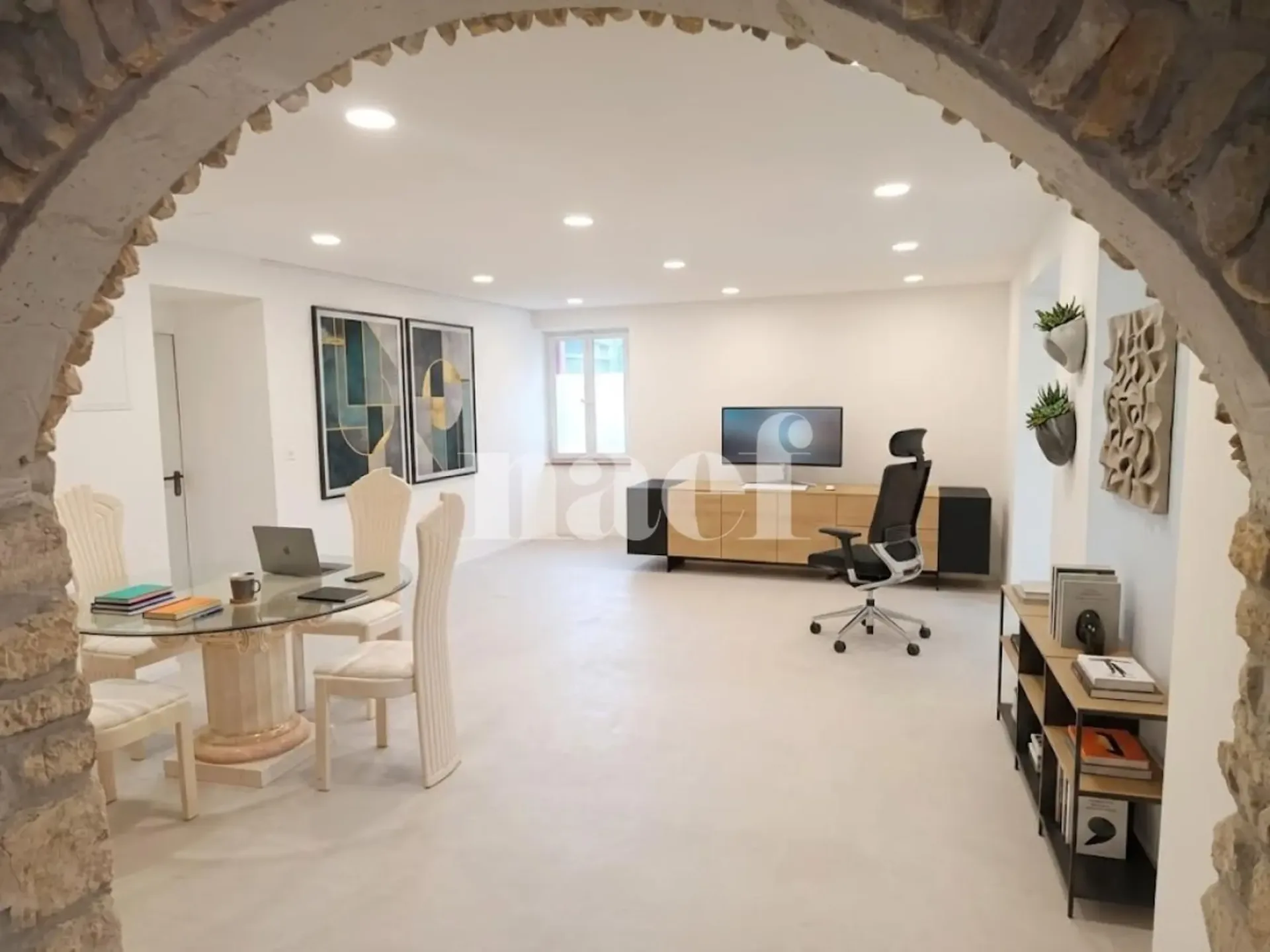 Commercial space of 100 m² A space that doesn't leave you indifferent