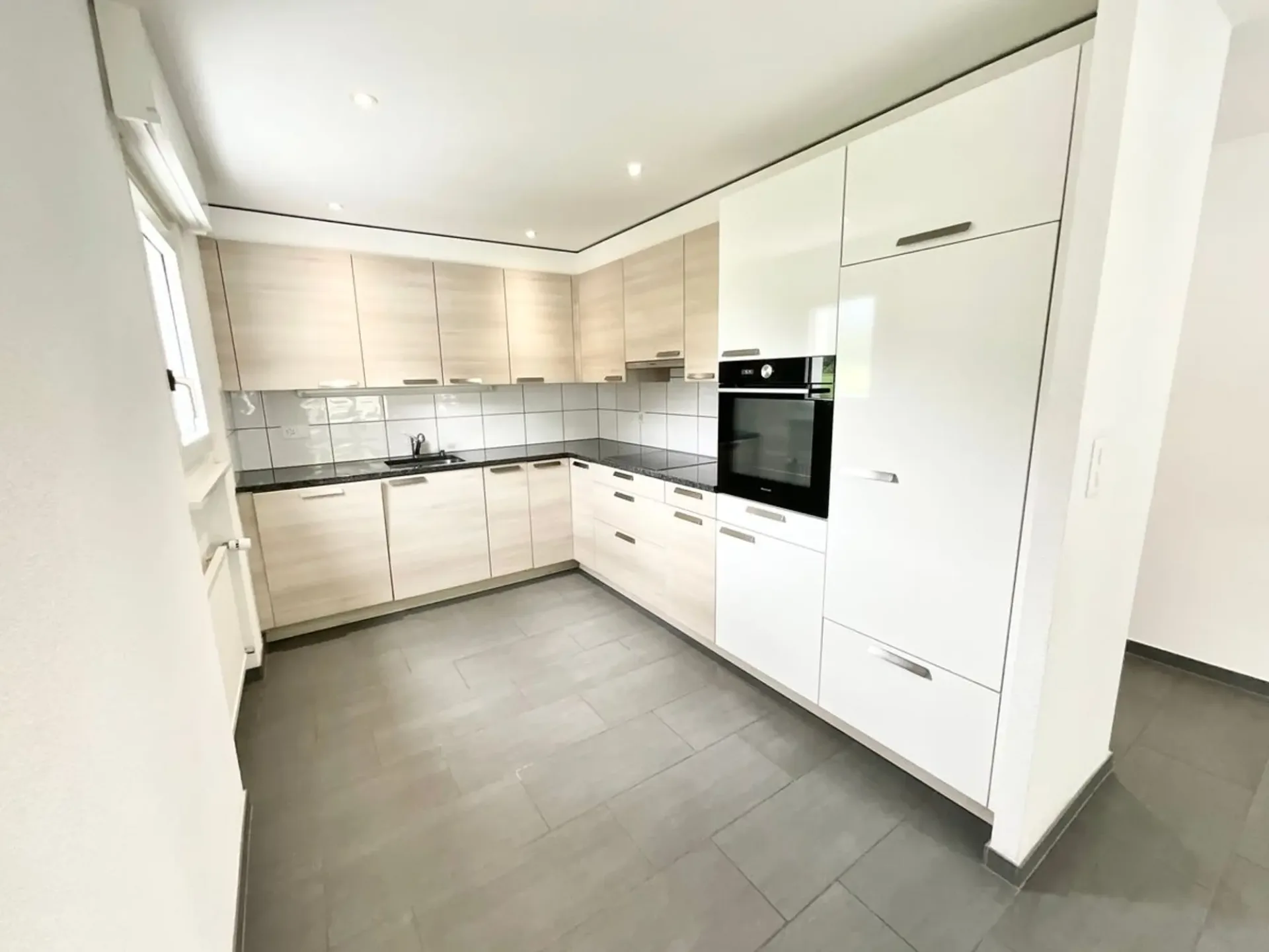 Schönes helles 4,5-Zimmer-Apartment mit Balkon