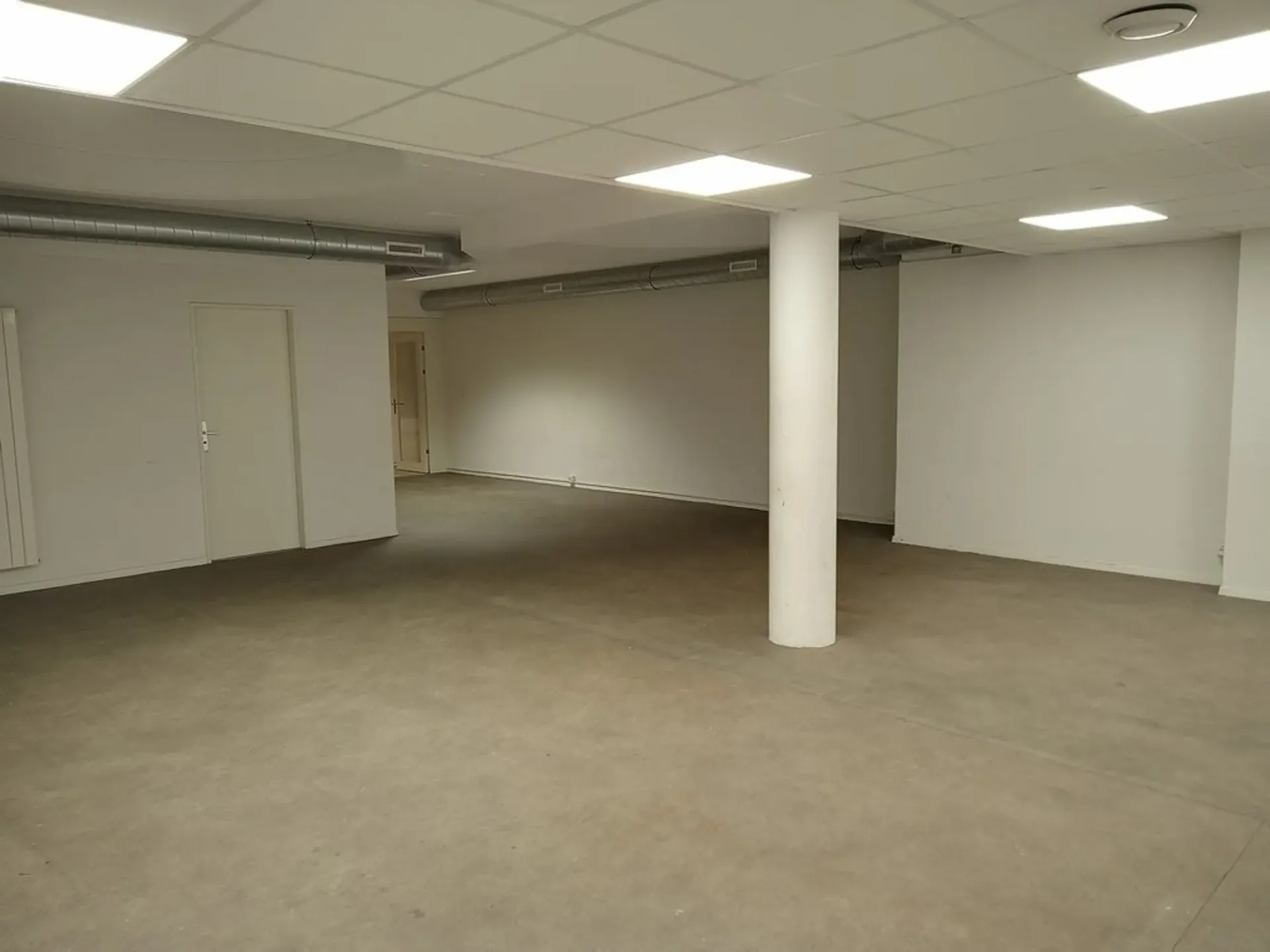 Lokal Gewerbeimmobilie von ca. 245 m2 zur sofortigen Vermietung