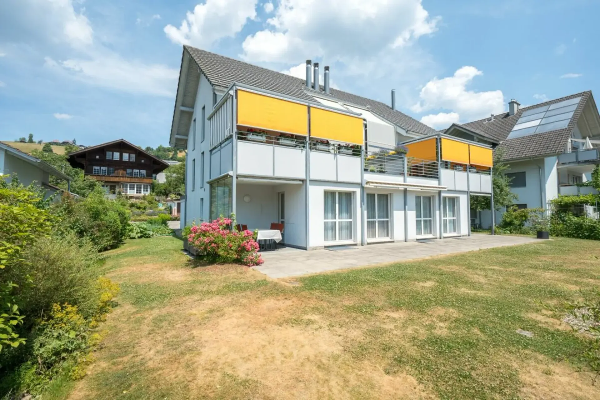 Grosszügige 4.5-Zimmerwohnung im Parterre