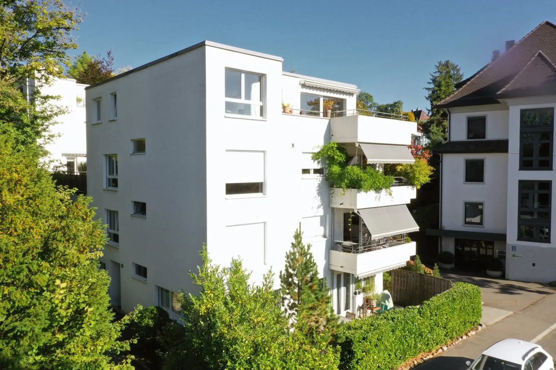 Appartamento designer 2 locali soleggiato con vista lago