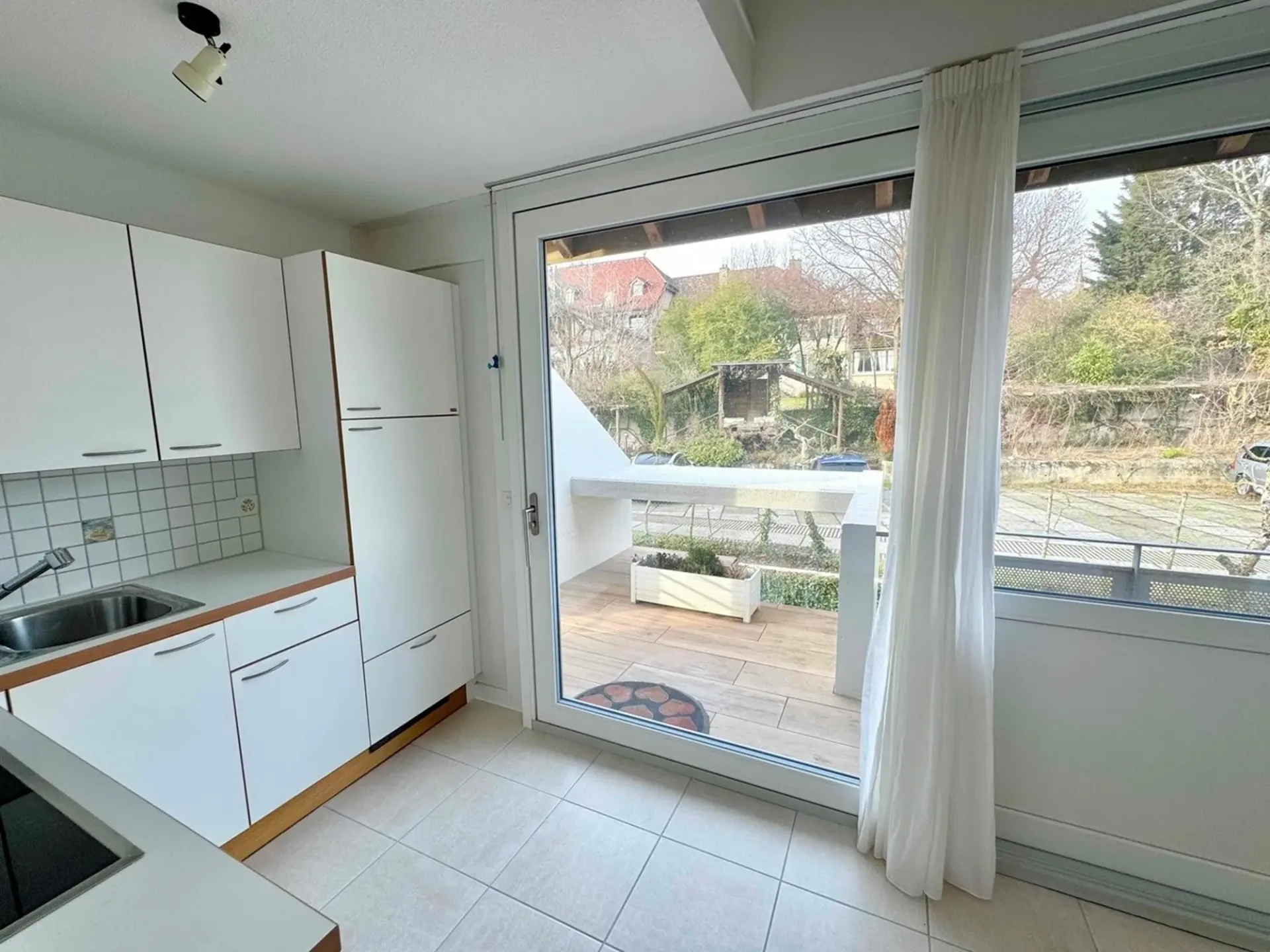 Helles Studio mit Terrasse in Etoy