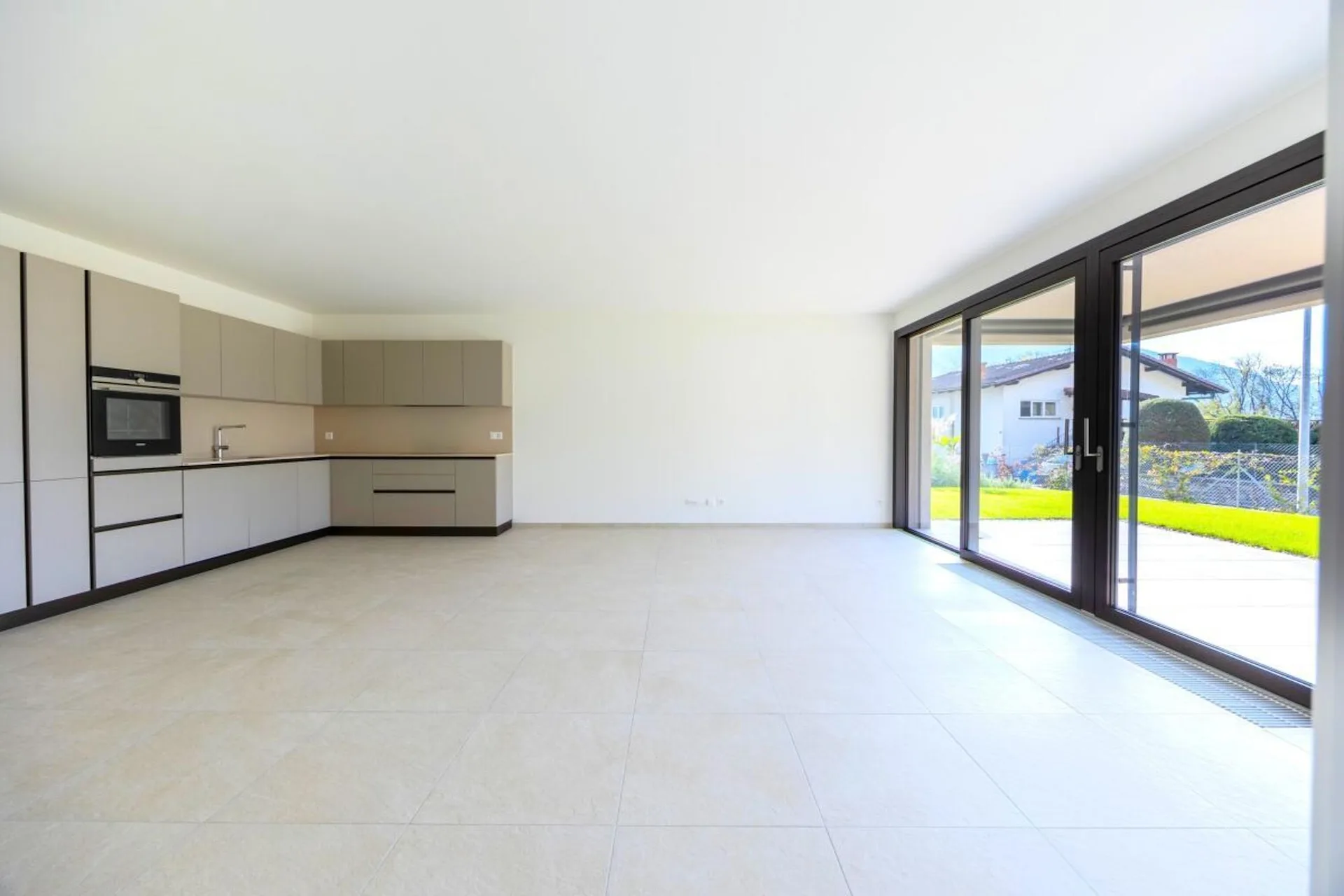 Ultime opportunità 4.5 locali con giardino privato a Gordola