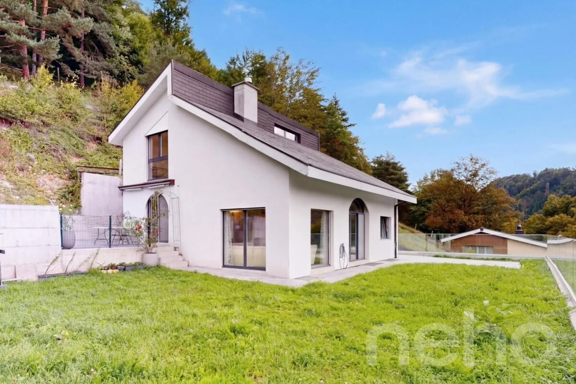 Villa in der Idylle mit Weitsicht auf die Berge
