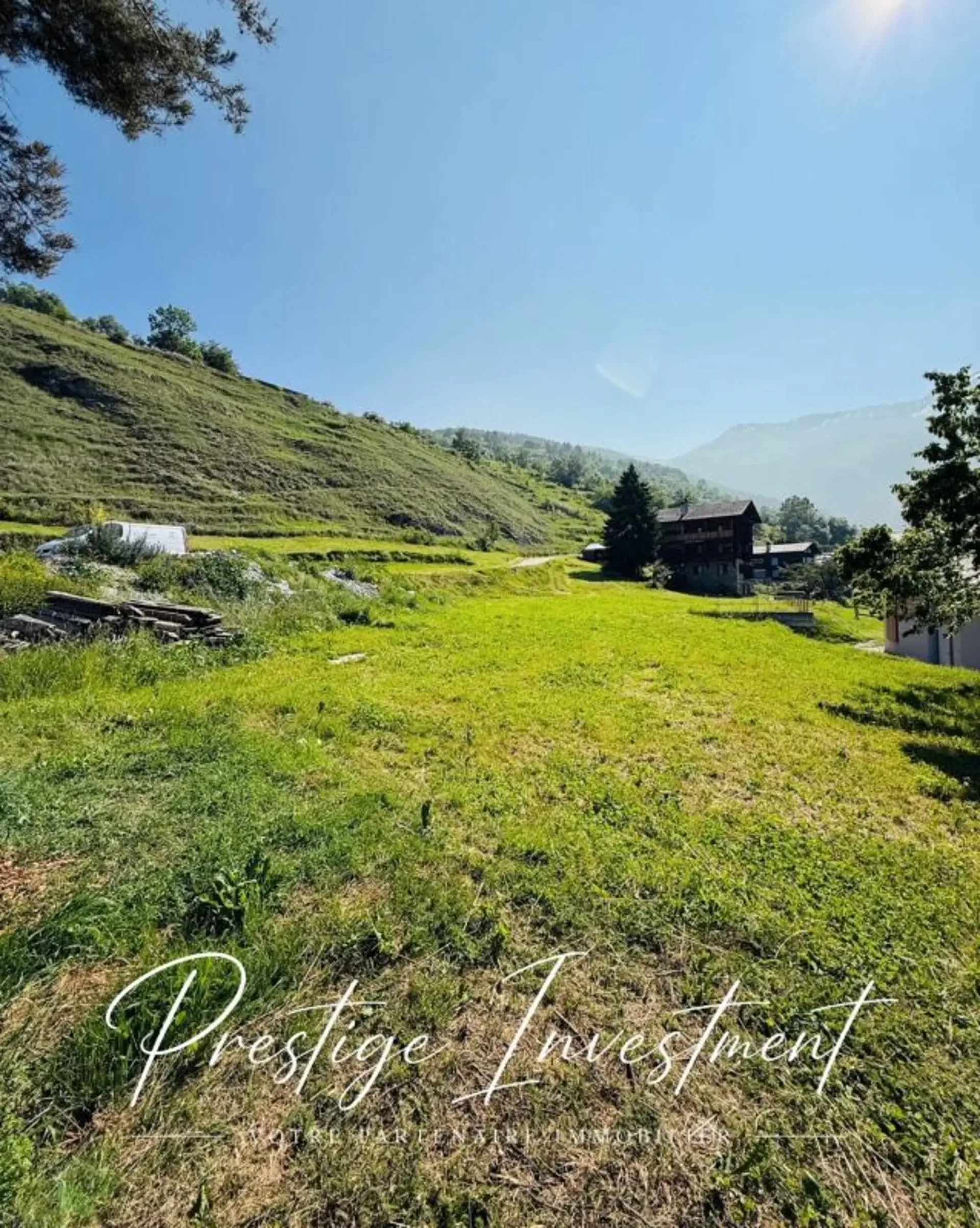 TERRAIN PLAT CONSTRUCTIBLE  DE 533 M2 - MASE