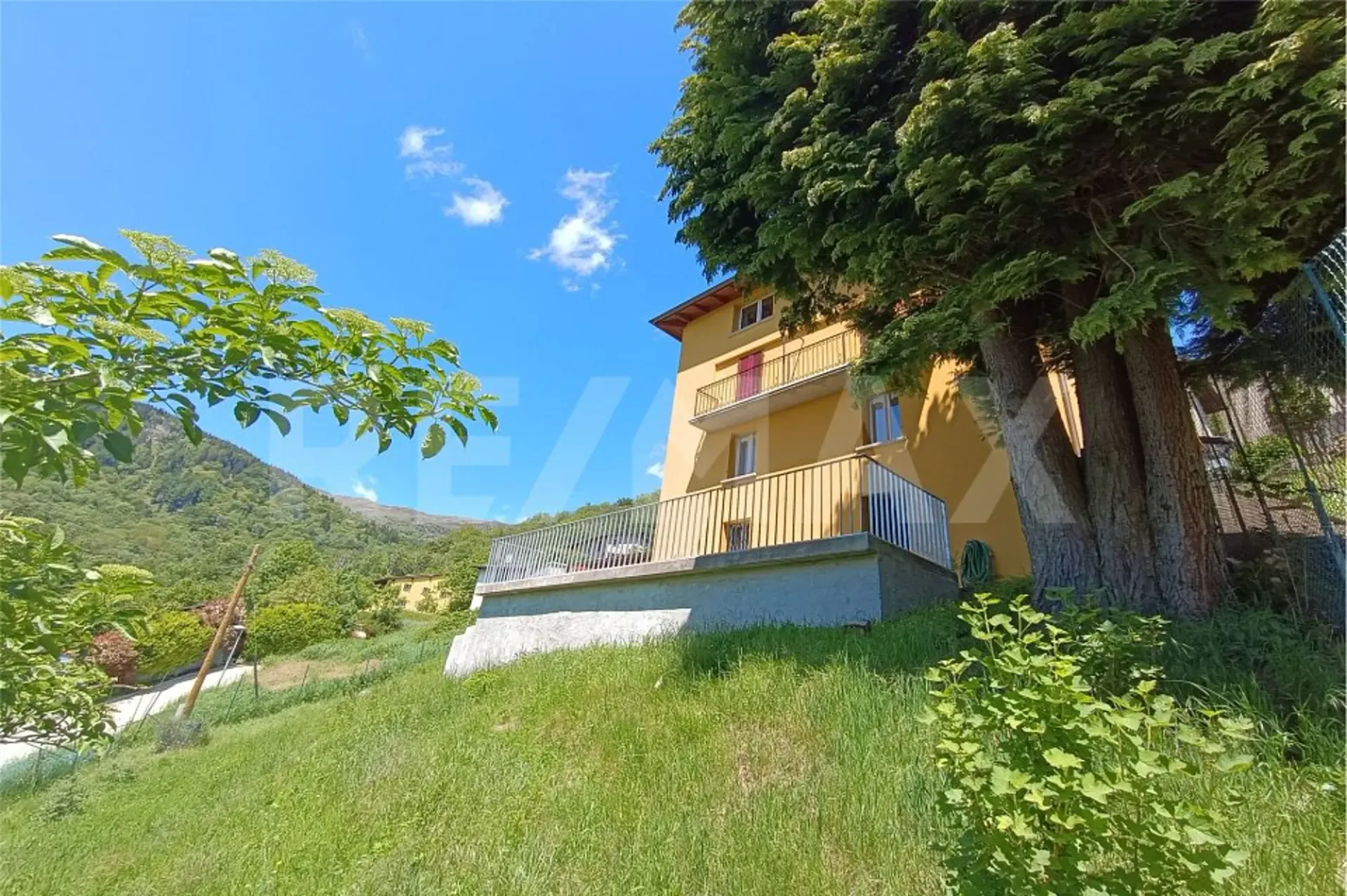 DA VENDERE: Casa indipendente con vista panoramica a Colla