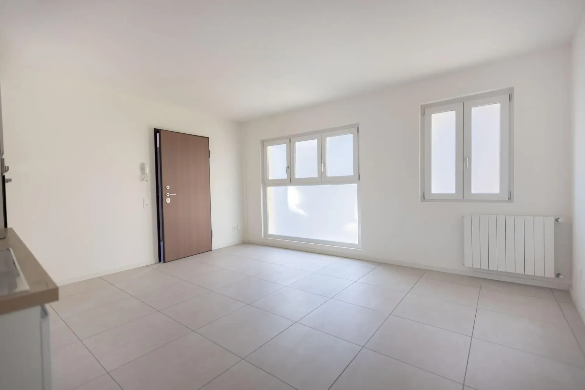 Geräumiges und wunderschönes Einzimmerapartment im Erdgeschoss in Capolago