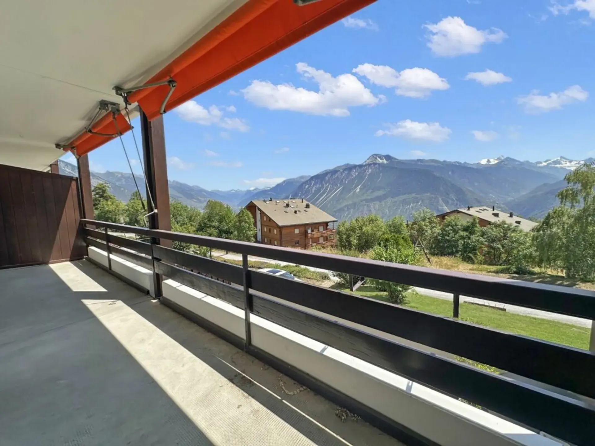 Crans-Montana (Randogne) - Spacious 4.5-room apartment with panoramic view and underground parking