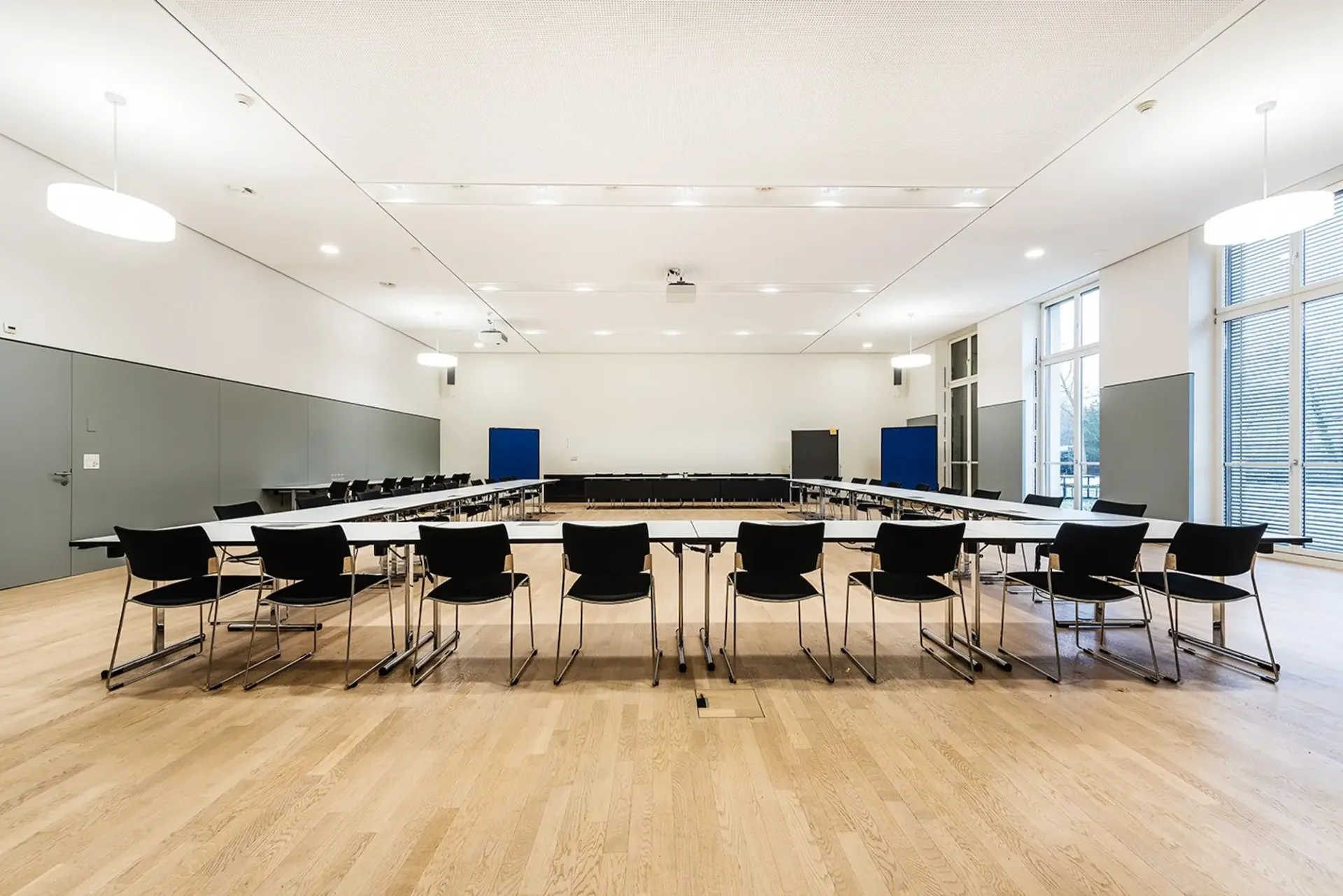 Repräsentative Gewerbefläche im Erdgeschoss  376 m² mit eigenem Eingang