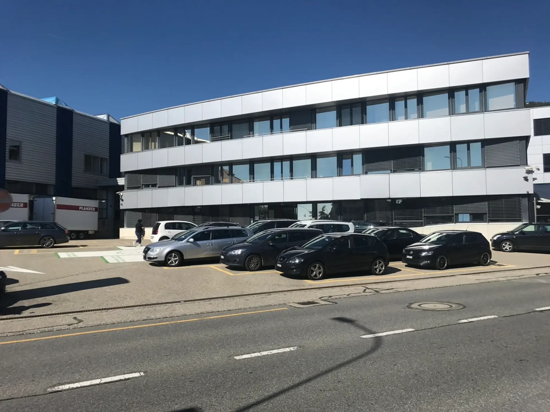 Lagerfläche 104 m2 - ideal für Nutzfahrzeuge/Lkw