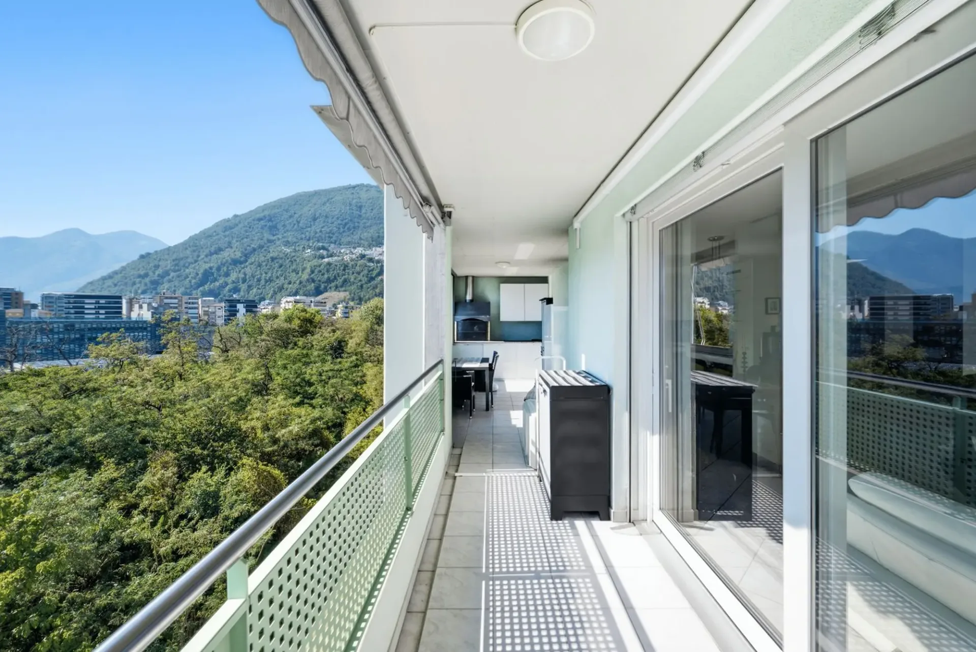 Wohnung mit 5,5 Zimmern und grünem Blick