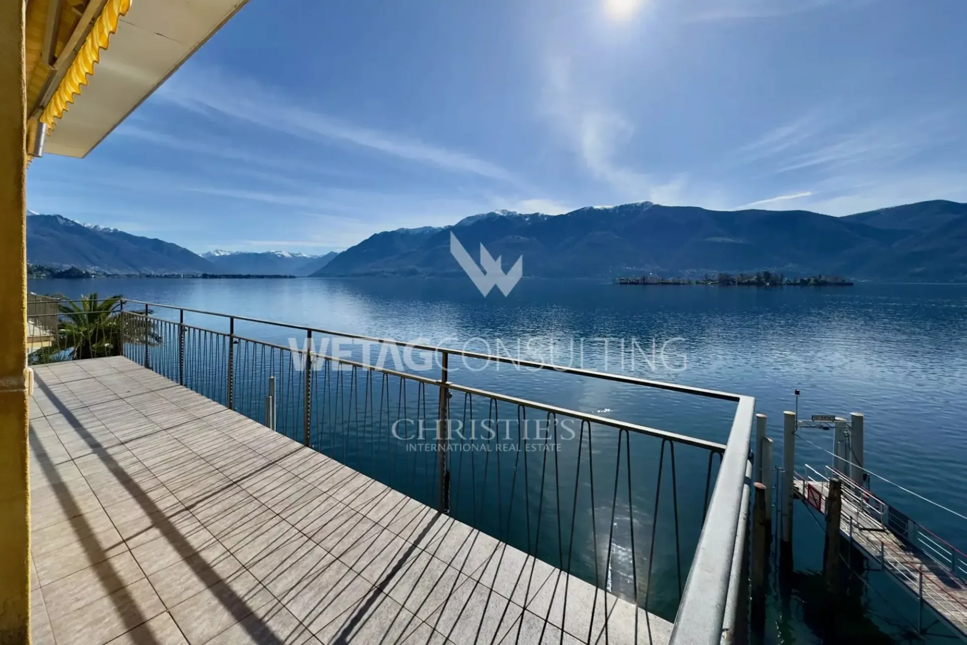 Porto Ronco: Renovationsbedürftige Liegenschaft mit atemberaubender Seesicht & direktem Zugang zum Lago Maggiore