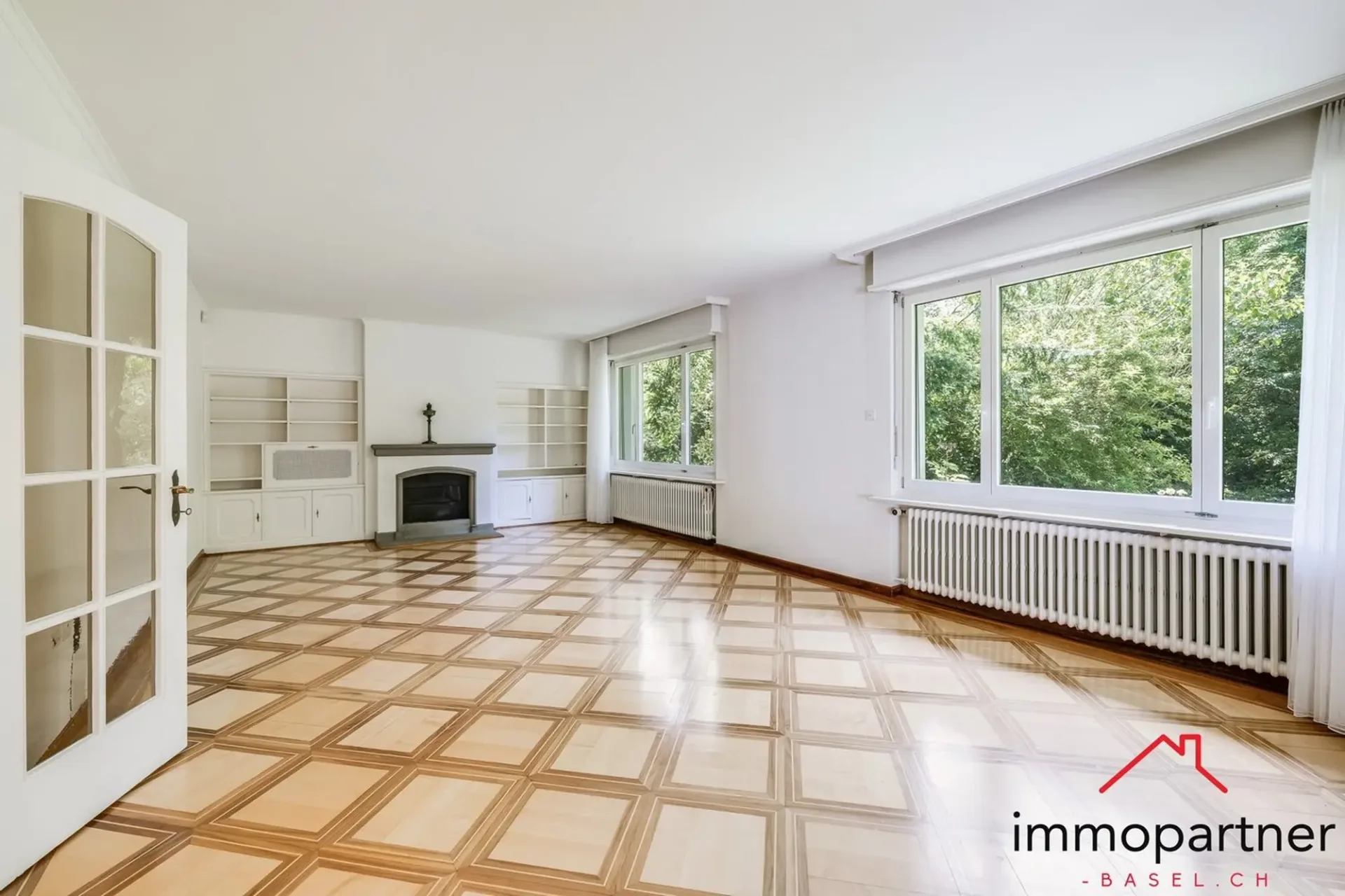 Villa mit Traumgarten und Entwicklungspotenzial in Binningen