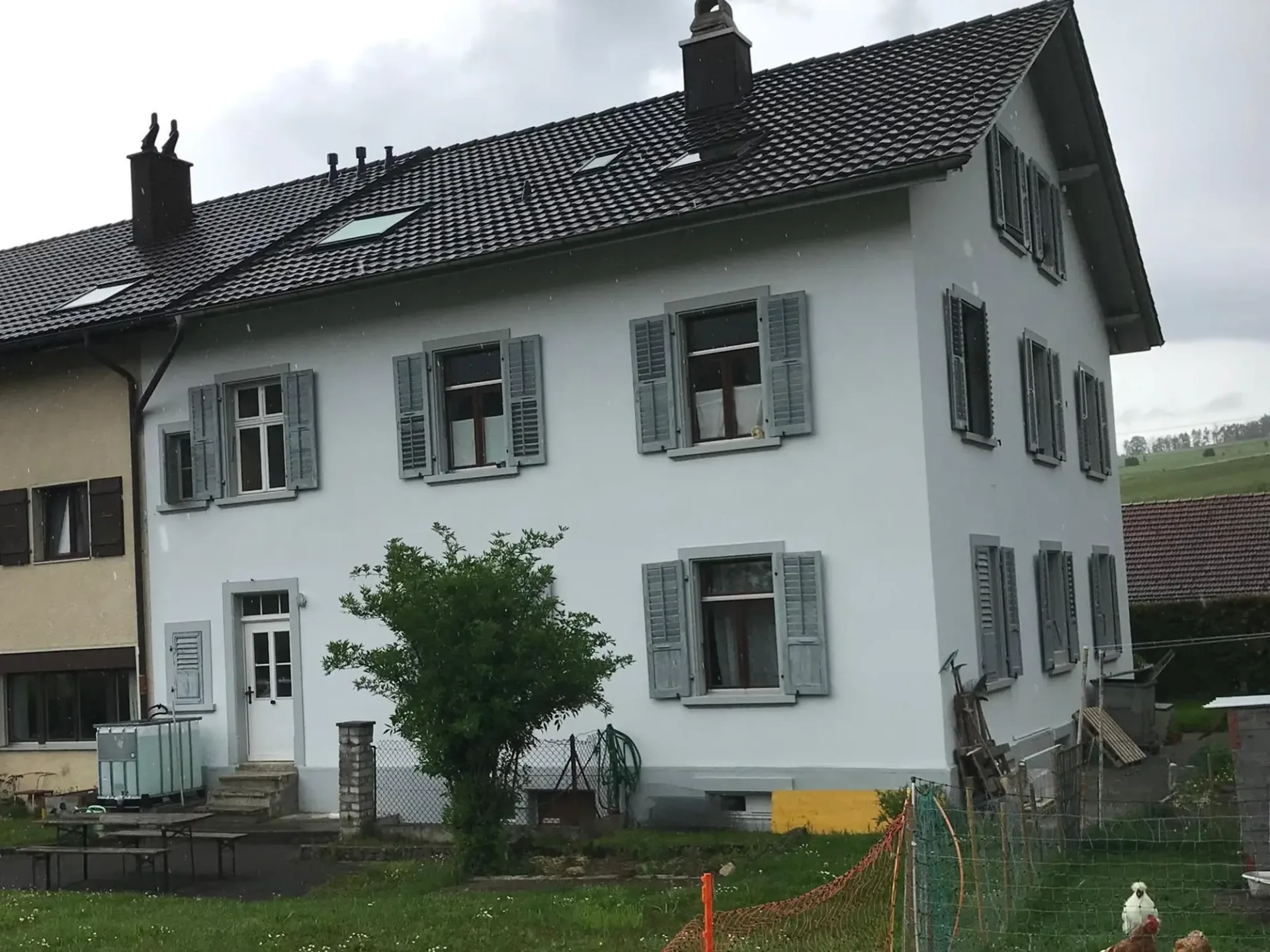 Sehr schönes 4.5-Zimmer-Wohnung mit Garten und Parkplatz in Courfaivre