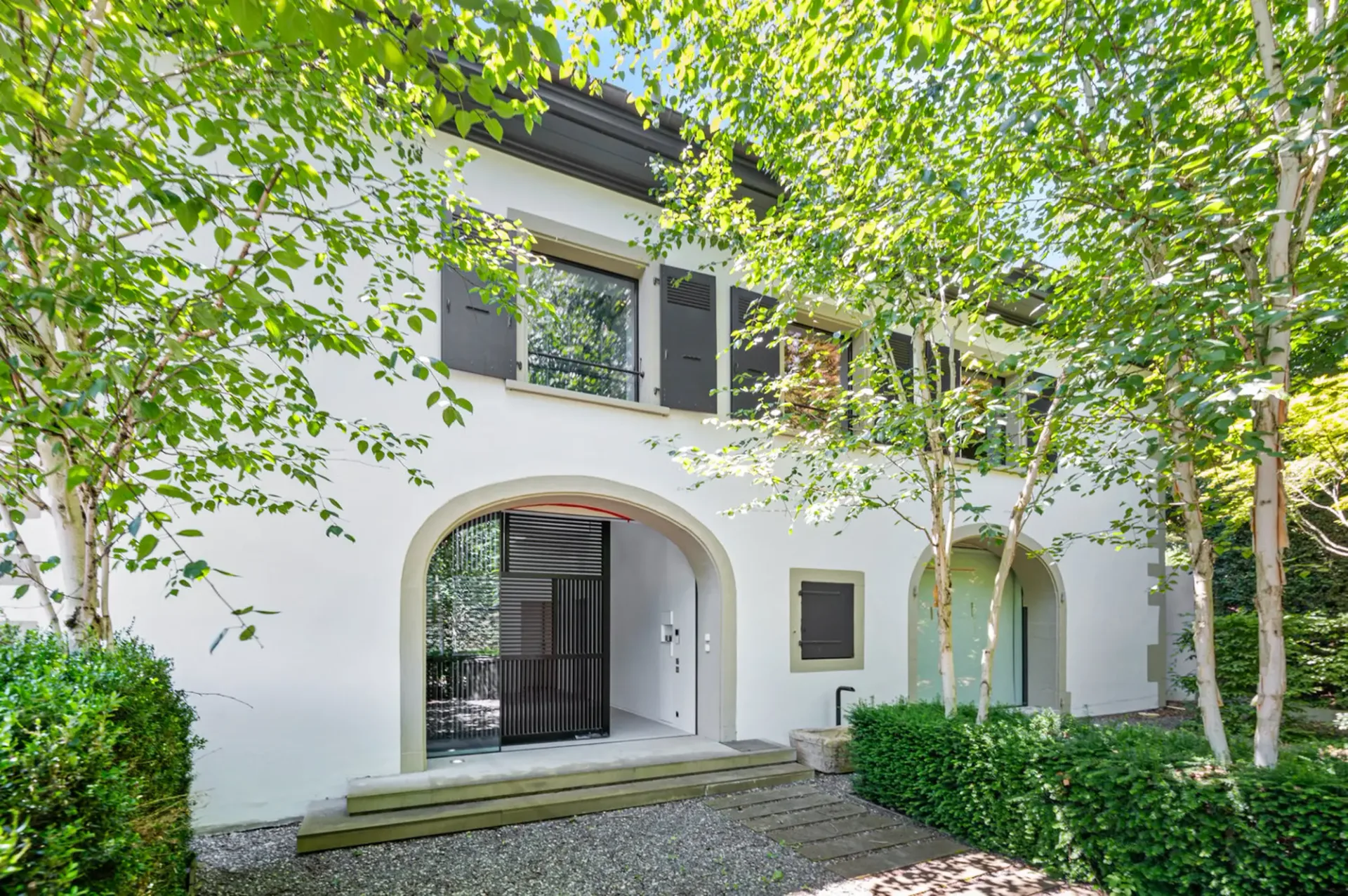 Magnifique et spacieuse propriété rénovée du XVIIIᵉ siècle, parcelle de 3 136 m², piscine intérieure