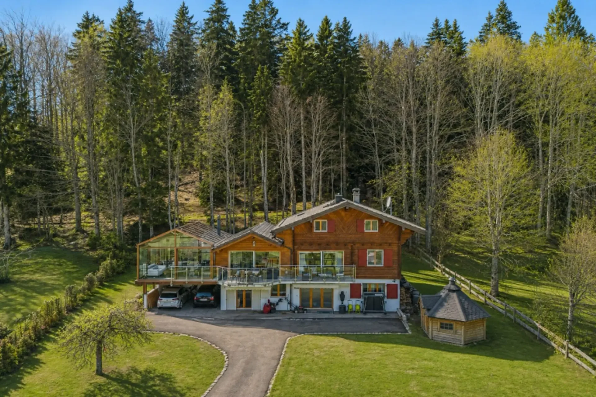 Villa-chalet : charme, authenticité et sérénité alpine avec vue lac
