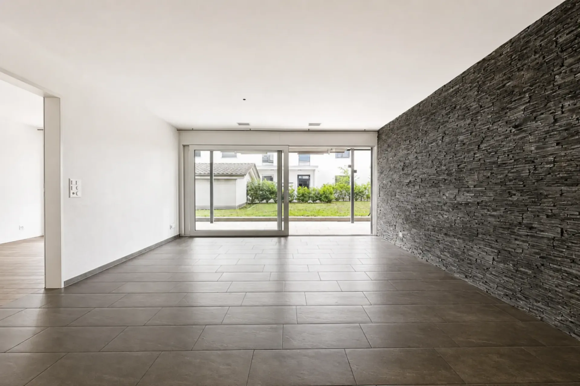 Minergie-Gartenwohnung mit 3.5 Zimmern in Waltenschwil