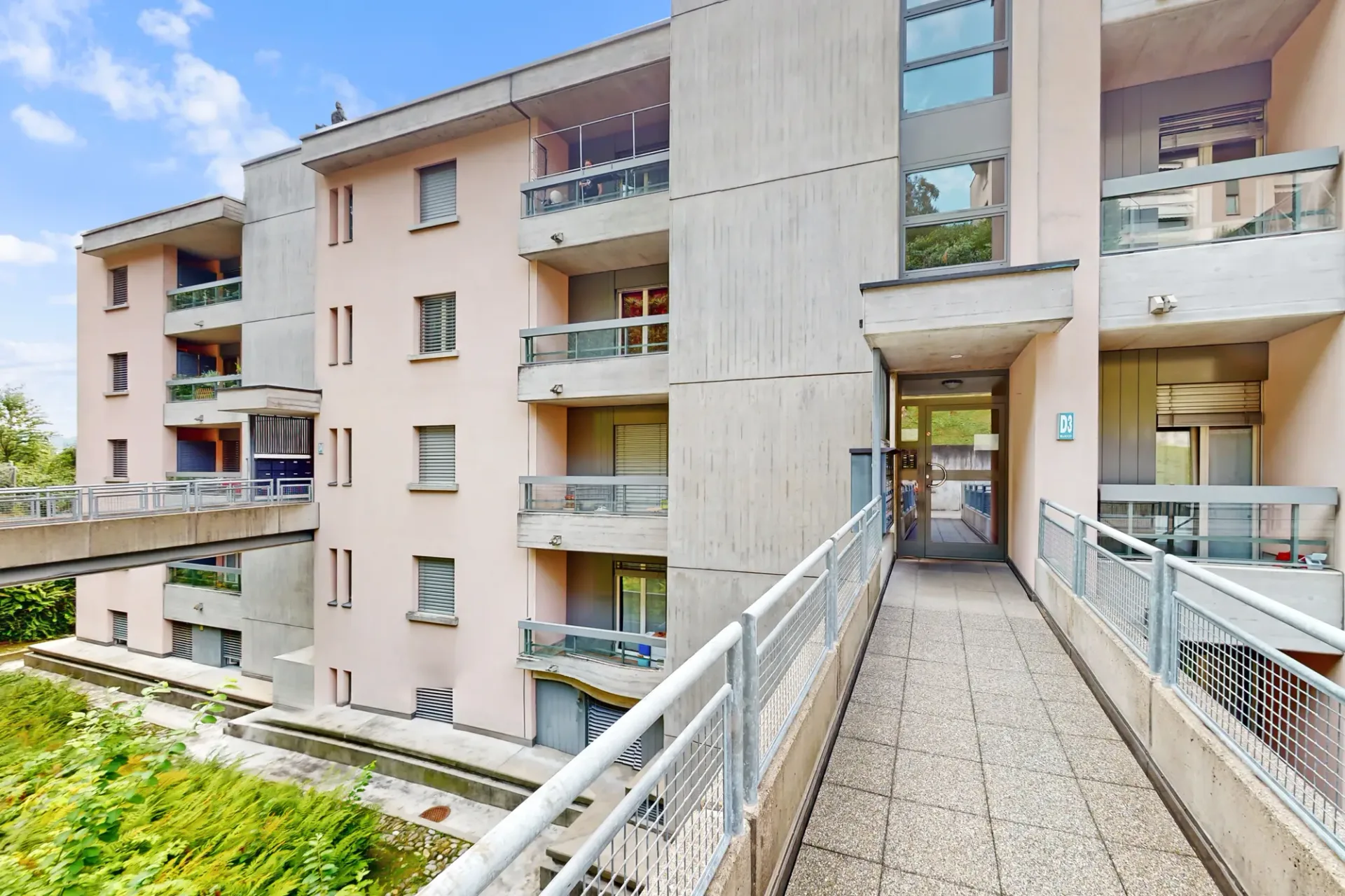 Balkone, Spielplatz und Ruhe für die ganze Familie