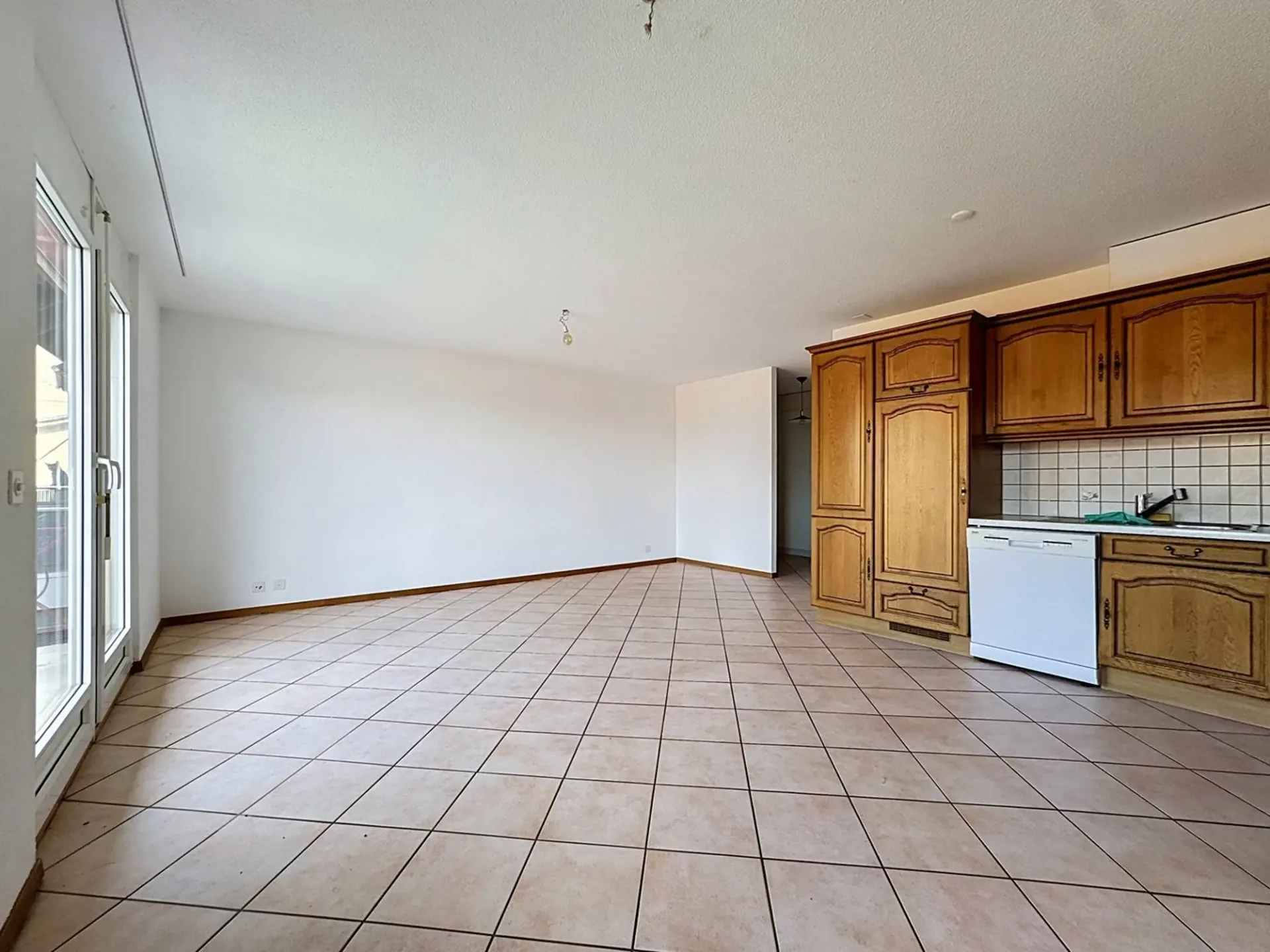 Zukünftig frei – 3.5 Zimmer Durchgangswohnung, Balkon und ruhige Dorfatmosphäre