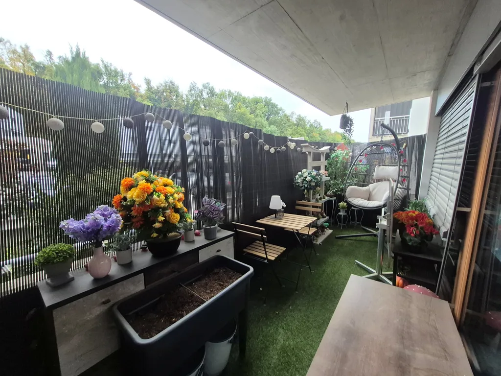 CHAMPLAN - SCHÖNES 2.5 ZIMMER WOHNUNG MIT GROßEM BALCON