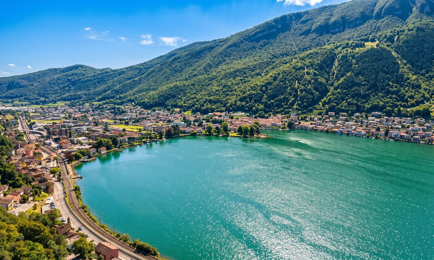 MODERNA CASA 5.5 LOCALI CON VISTA LAGO MOZZAFIATO A CAPOLAGO