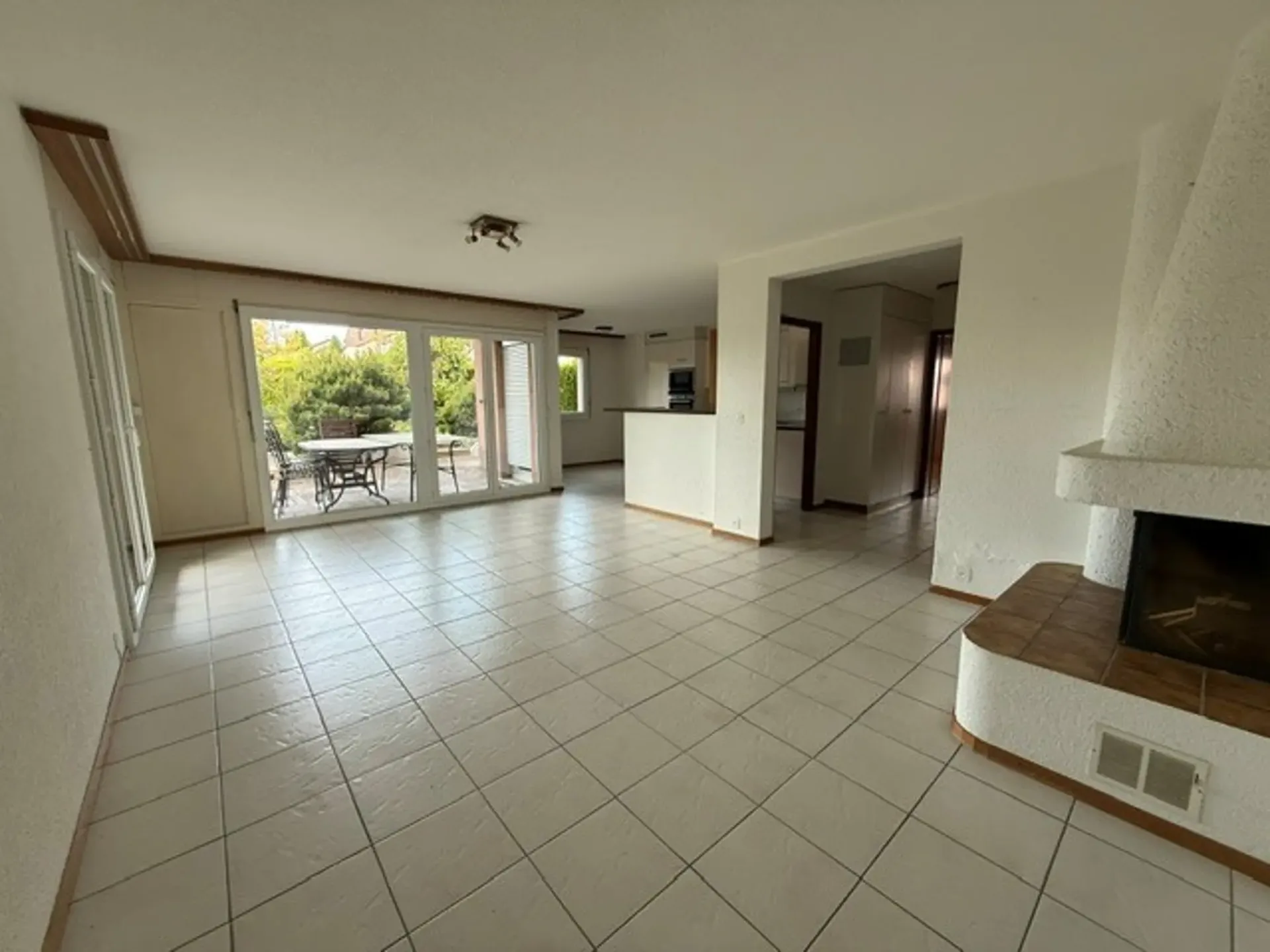 Geräumige 5.5-Zimmer-Wohnung in Savigny