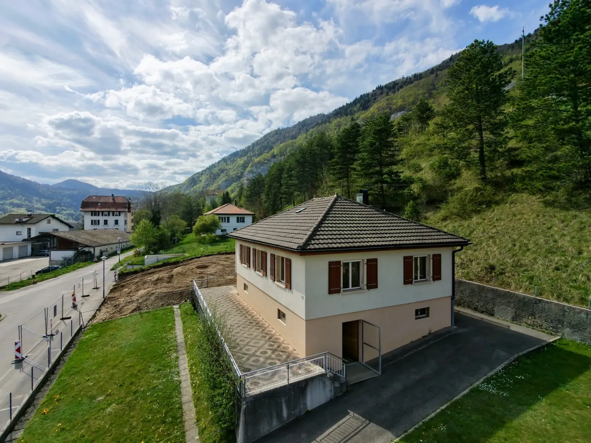 Einzelhaus zur Renovierung in einer ruhigen Nachbarschaft - schöne Gelegenheit