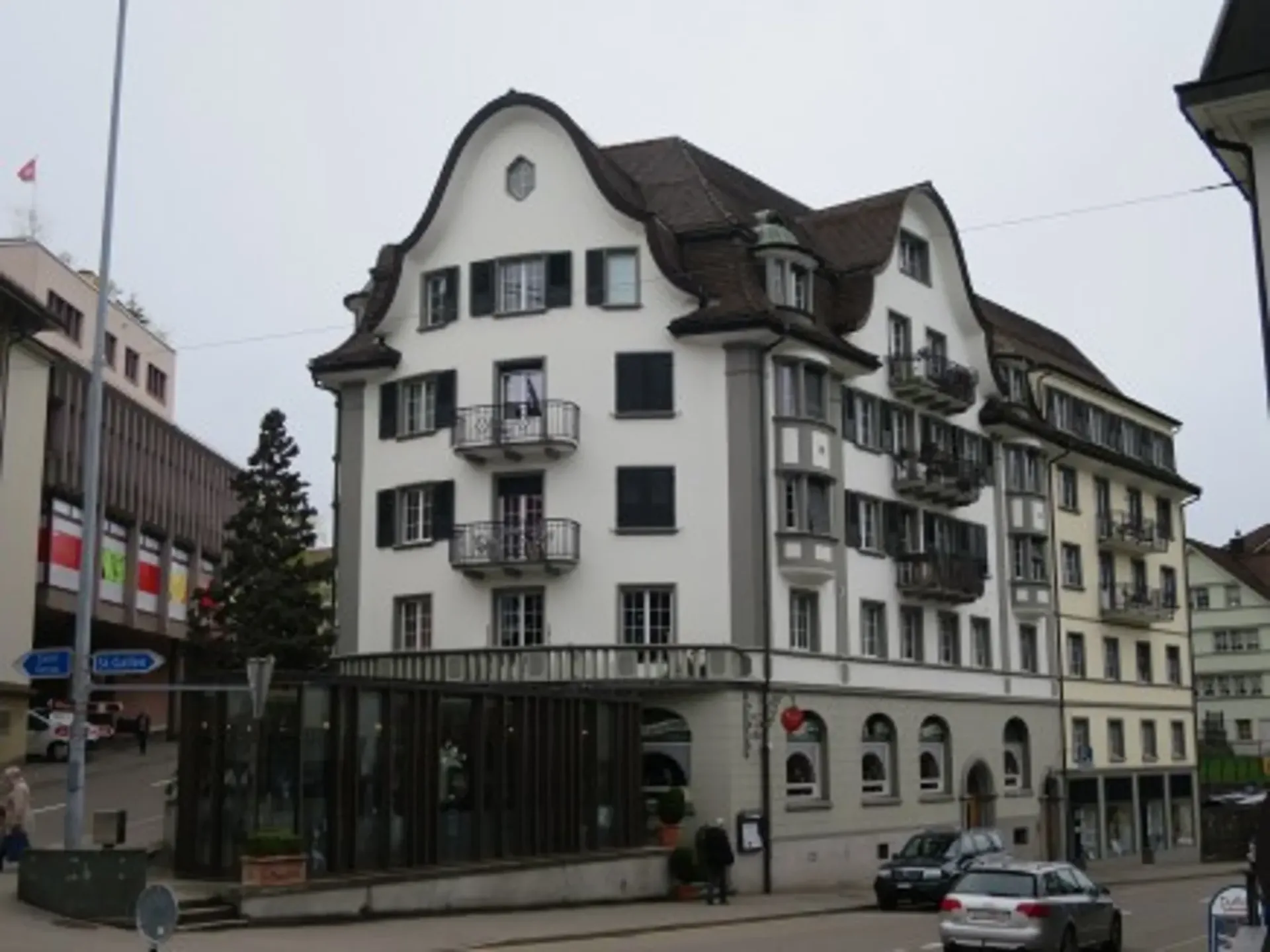 Charmante 2.5-Zimmer-Wohnung mit Balkon im Altbau – Herisau