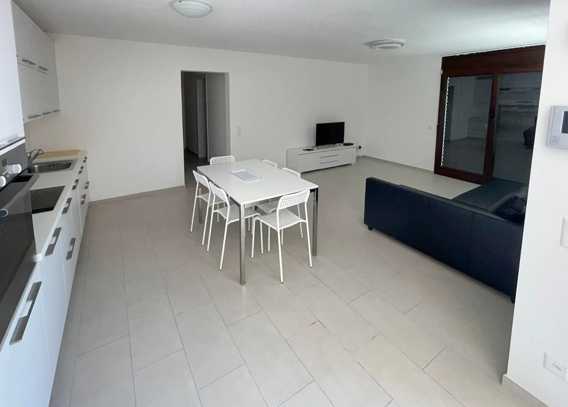 Helles 3.5-Zimmer-Apartment in Vernate