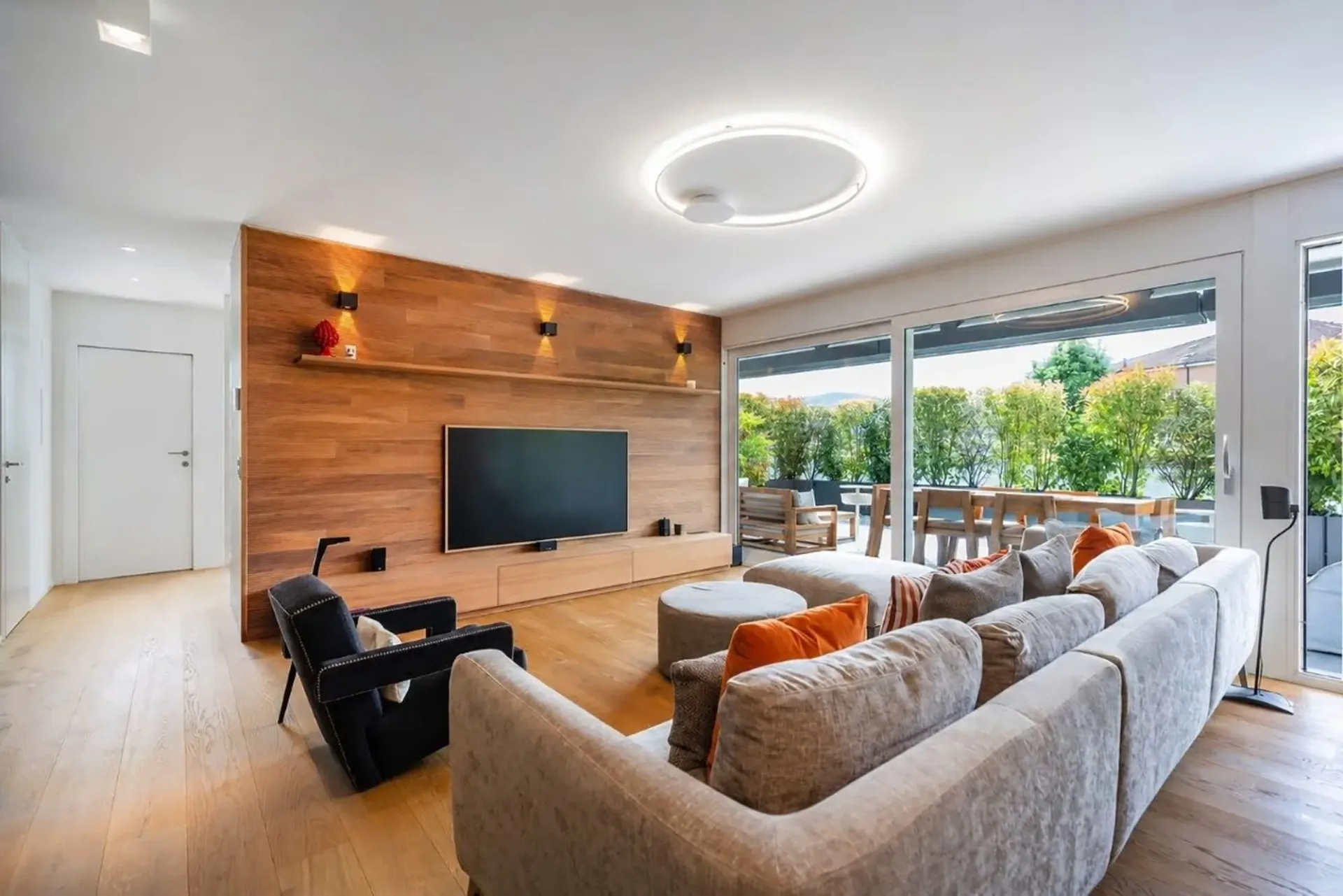 Verkauft Manno Raum, Licht und Stil: exklusives Duplex von 5.5 Zimmern mit großer Terrasse