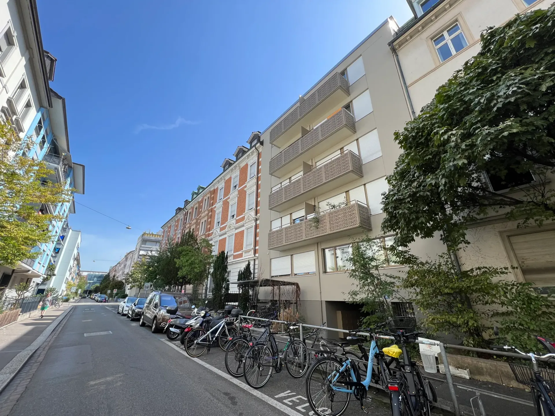 Appartement dans une rue latérale calme