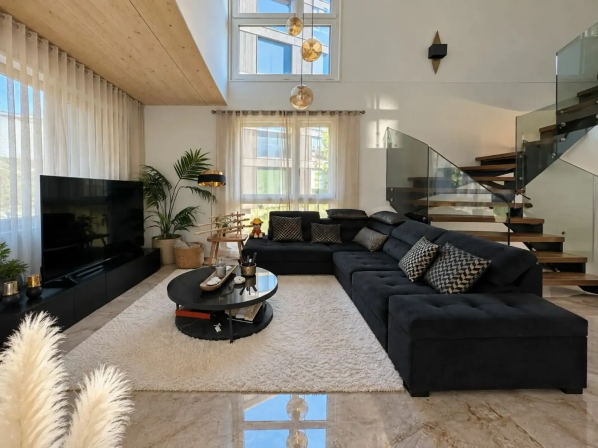 Luxuriöse 5.5-Zimmer-Maisonettewohnung