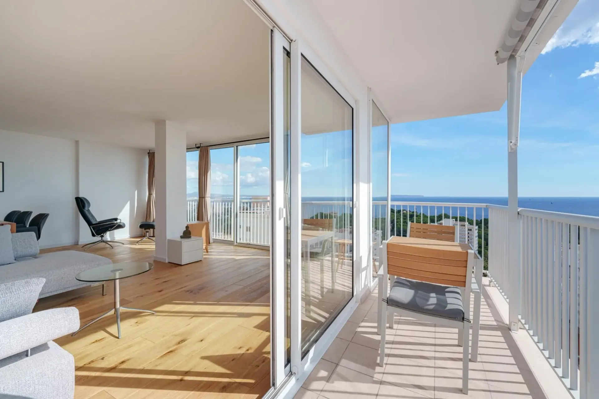 Exklusives Penthouse mit fantastischer 180 Grad-Meersicht in der Nähe des Königpalastes Marivent!