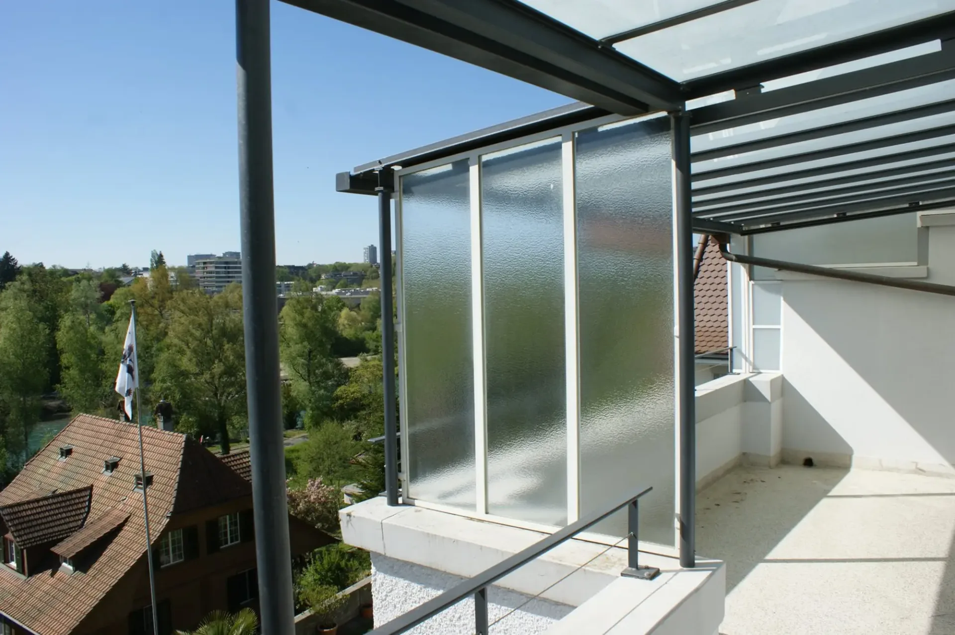 Moderne 3.5-Zimmer-Wohnung mit Balkon und schöner Aussicht in Bern