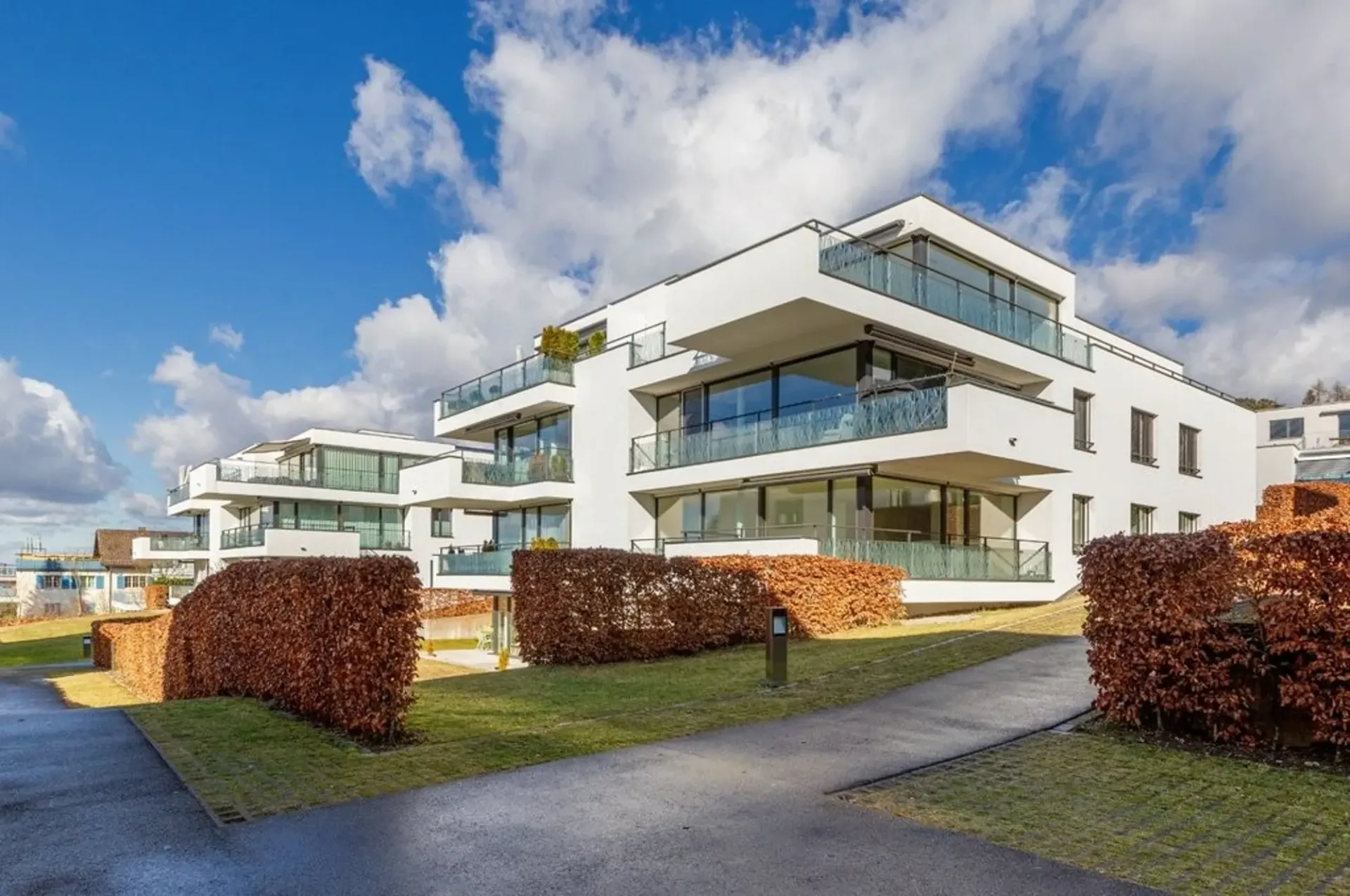 Moderne Wohnung mit Gratis Einstellplatz - befristet bis 31.03.2027