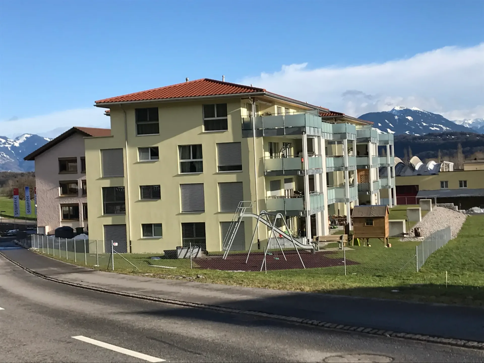 Einstellhallenplatz zu vermieten