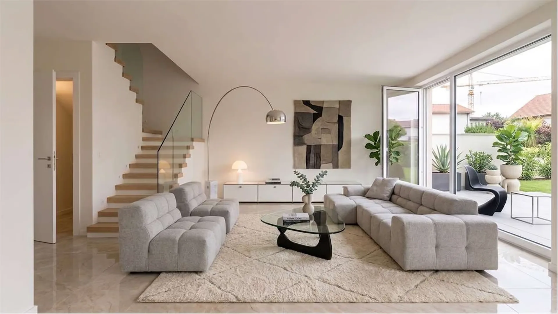 Neue Villa mit freier Seite auf 3 Seiten mit Poolblick - Residenz Pa