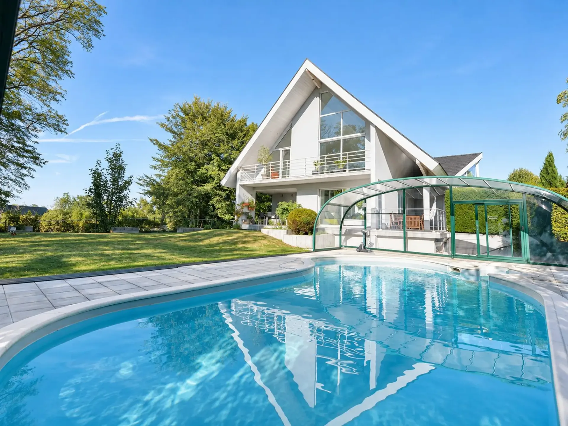 Villa eccezionale con ascensore e piscina interna – 5 minuti da Basilea