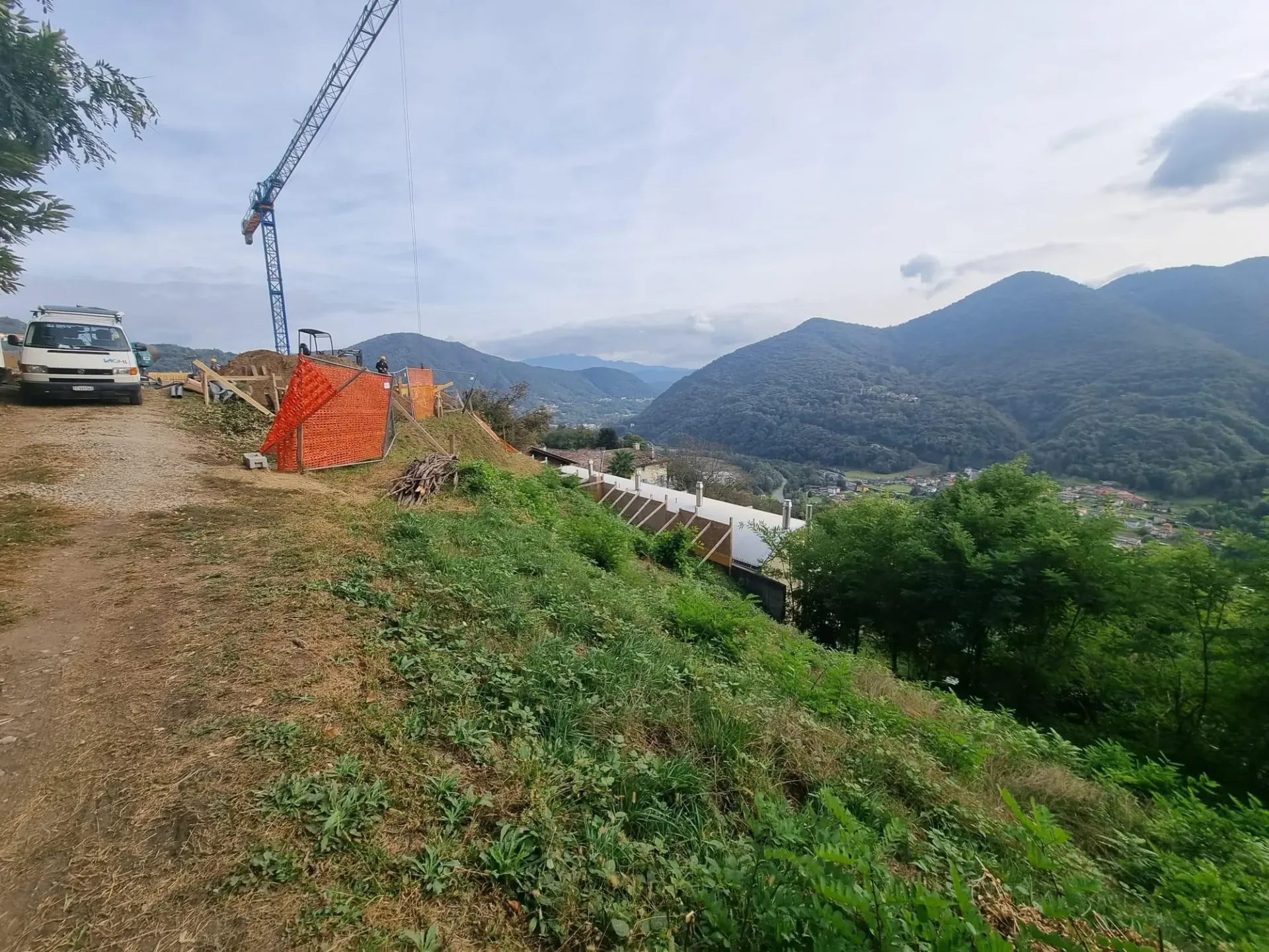 Baumwipfelsicht auf 2567 m² Grundstück in Monteggio