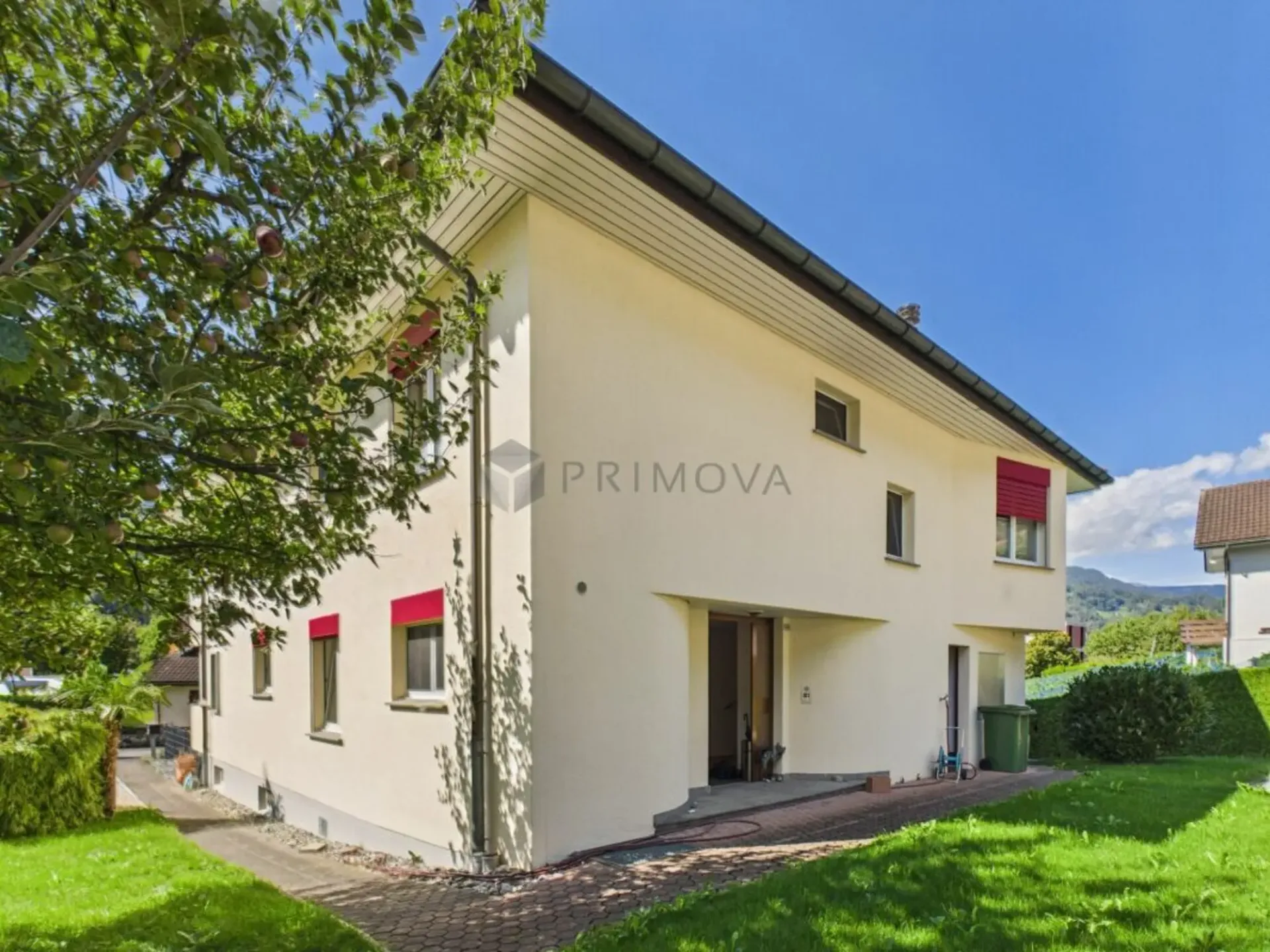 Einfamilienhaus mit Einliegerwohnung in Heiligkreuz (Mels)
