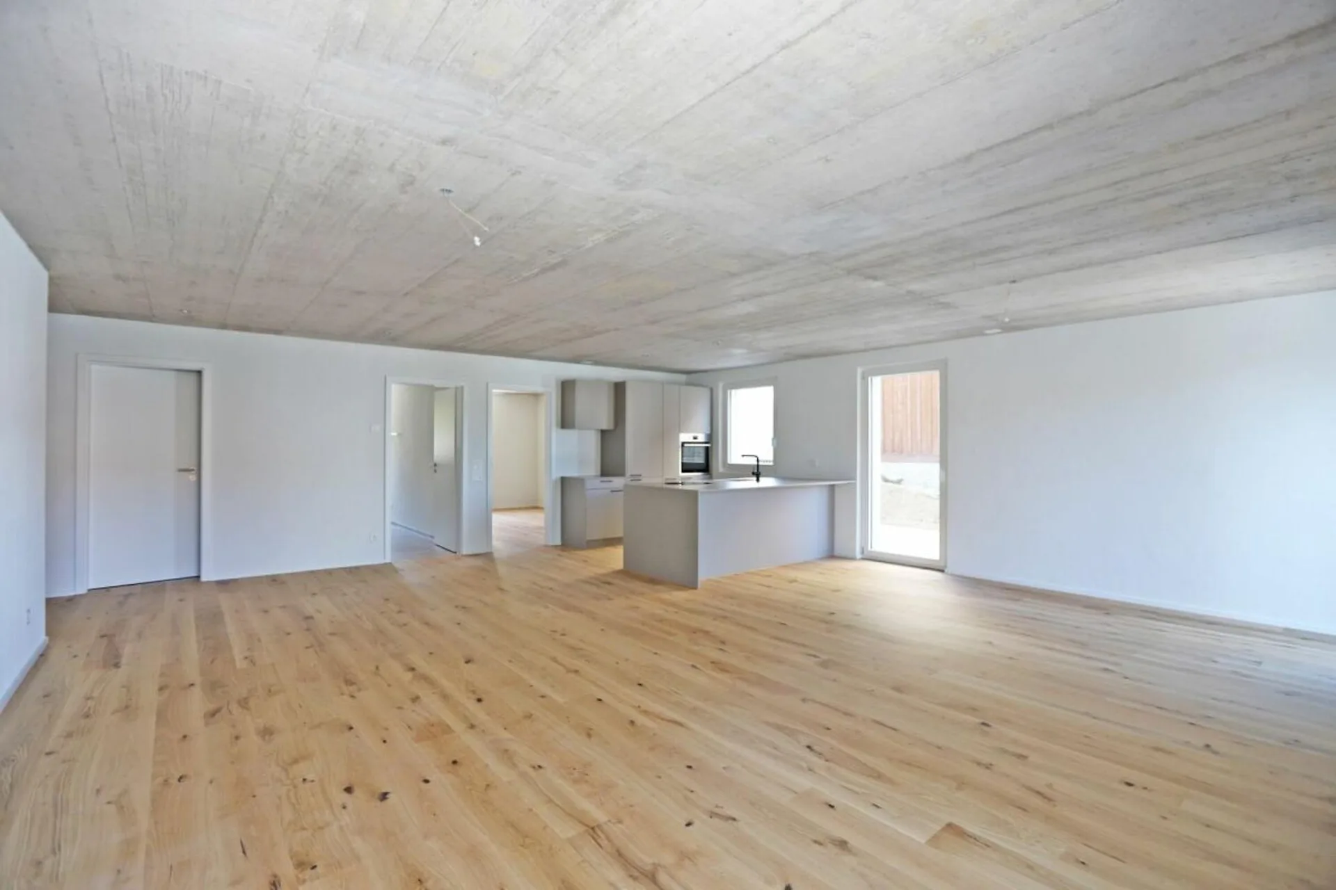 Neubau 3.5-Zimmerwohnung mit sonnigem Sitzplatz!